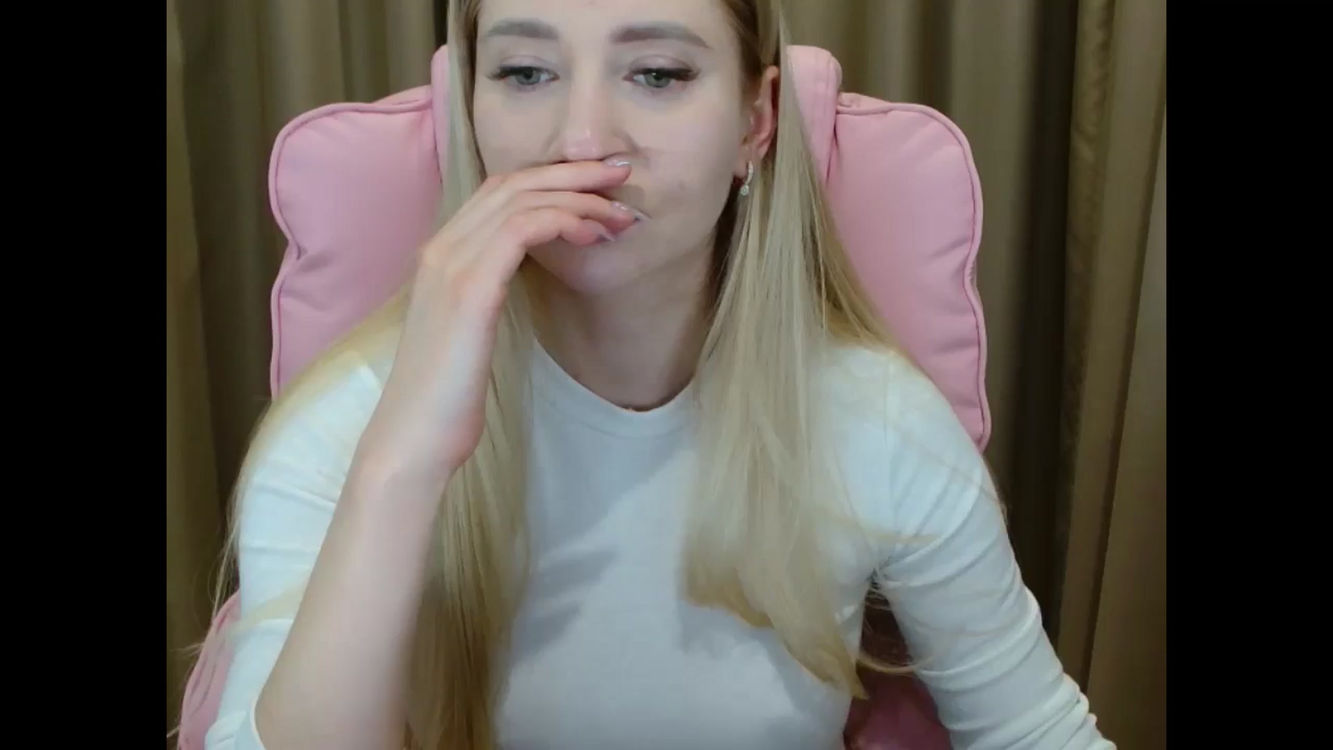 Gallery image thumbnail from Miss_Sylvia's myfreecams stream on, 03/27/2025, 18:05 image 5 of 20