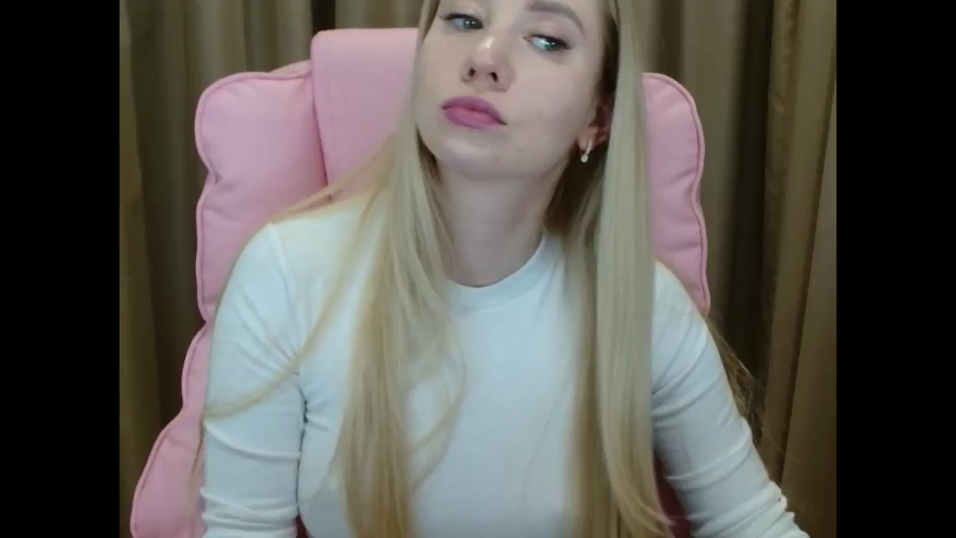 Gallery image thumbnail from Miss_Sylvia's myfreecams stream on, 03/27/2025, 18:05 image 18 of 20