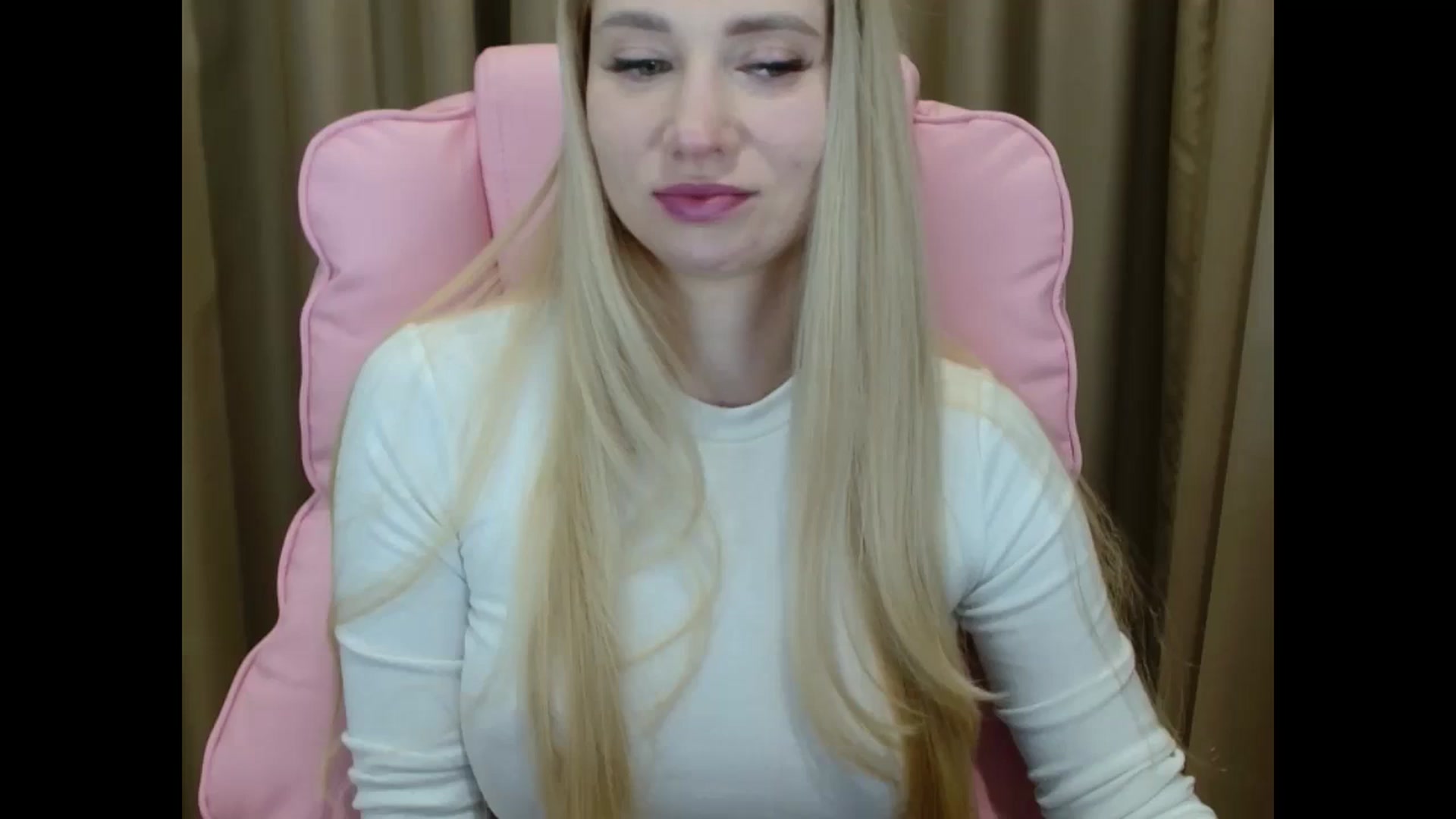 Gallery image thumbnail from Miss_Sylvia's myfreecams stream on, 03/27/2025, 18:05 image 16 of 20