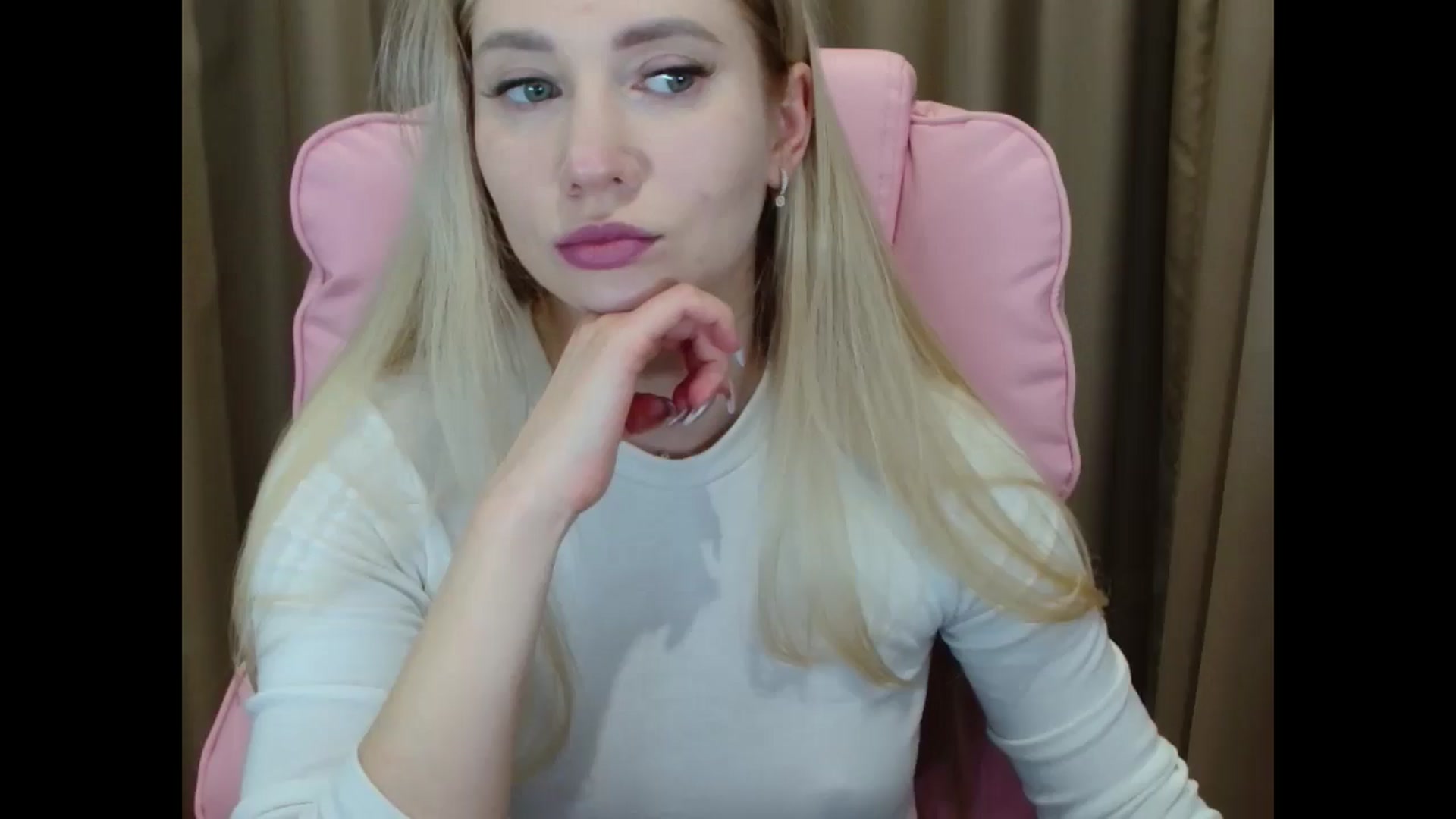 Gallery image thumbnail from Miss_Sylvia's myfreecams stream on, 03/27/2025, 18:05 image 1 of 20