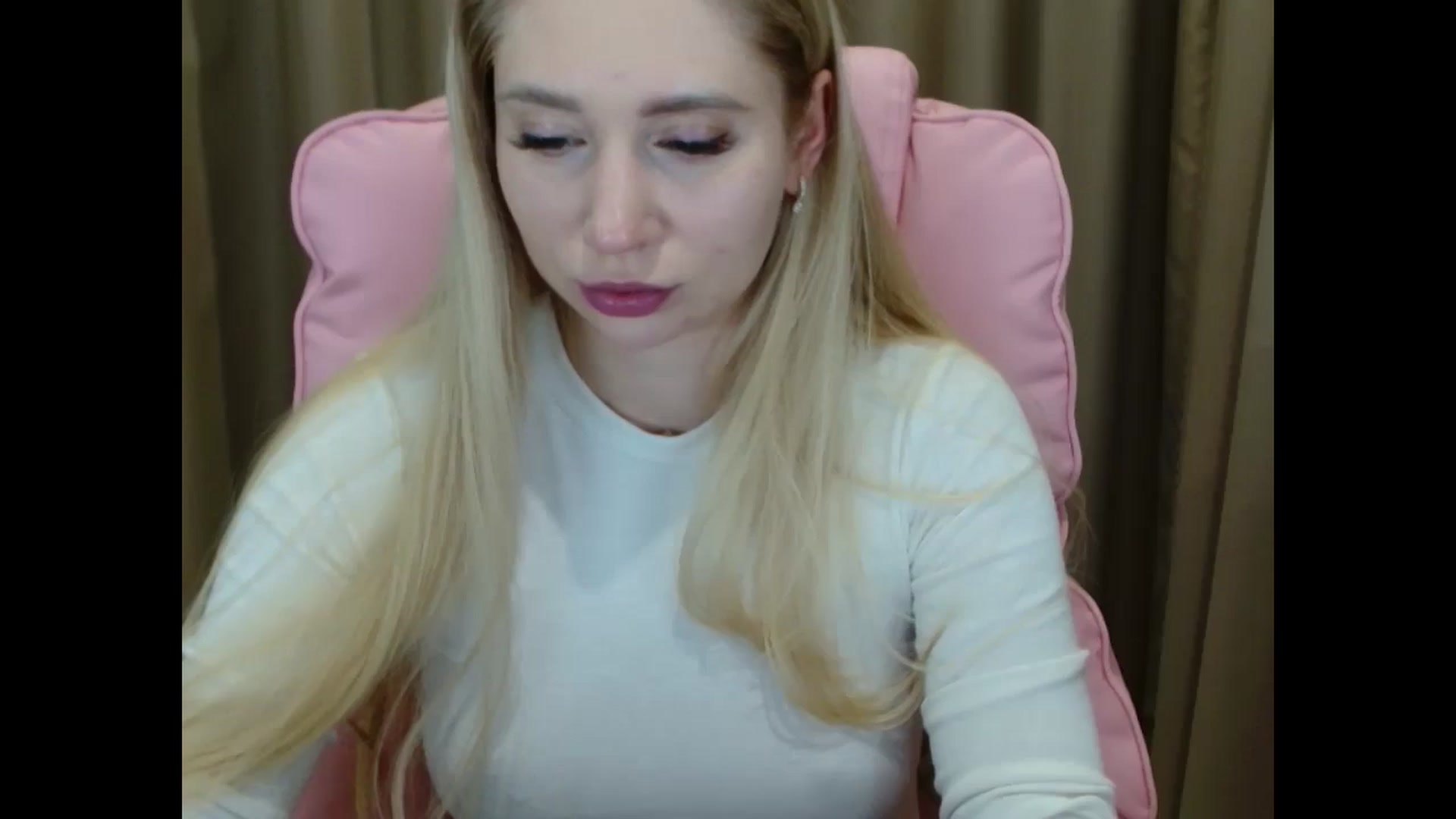Gallery image thumbnail from Miss_Sylvia's myfreecams stream on, 03/27/2025, 18:05 image 4 of 20