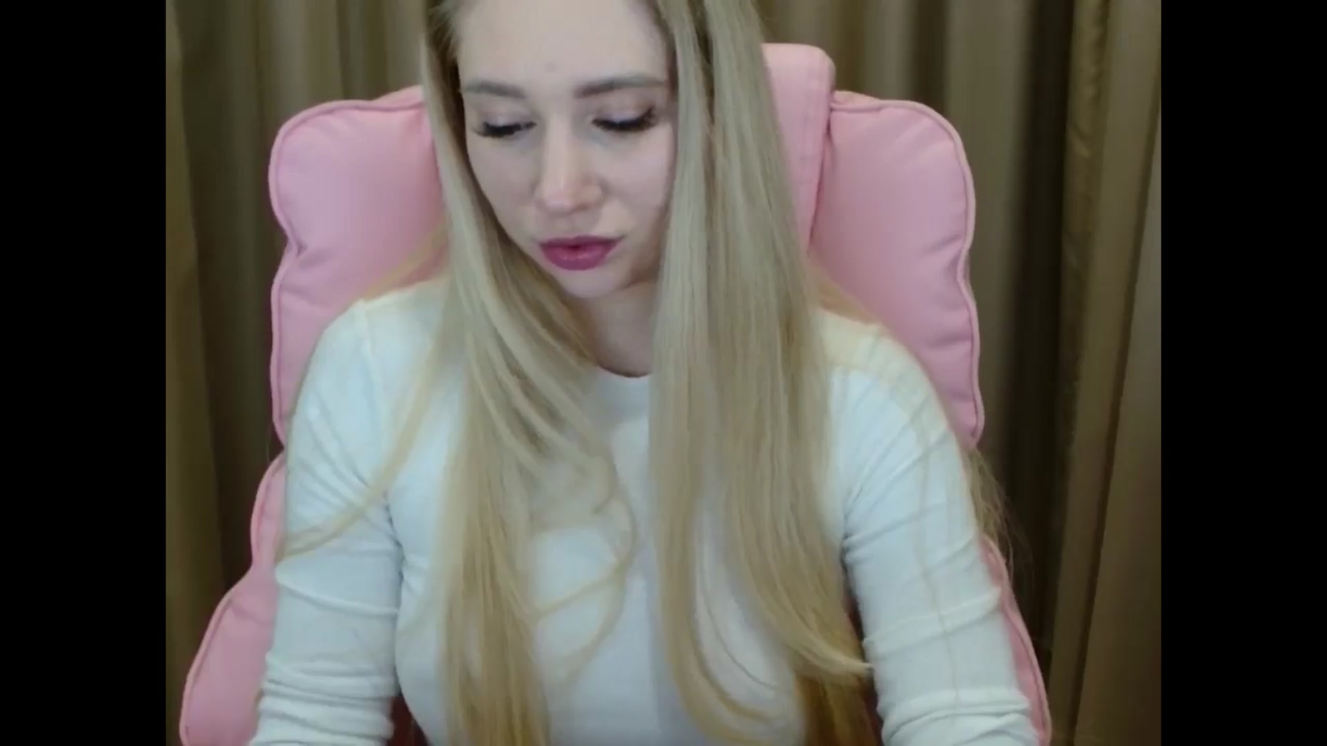Gallery image thumbnail from Miss_Sylvia's myfreecams stream on, 03/27/2025, 18:05 image 17 of 20