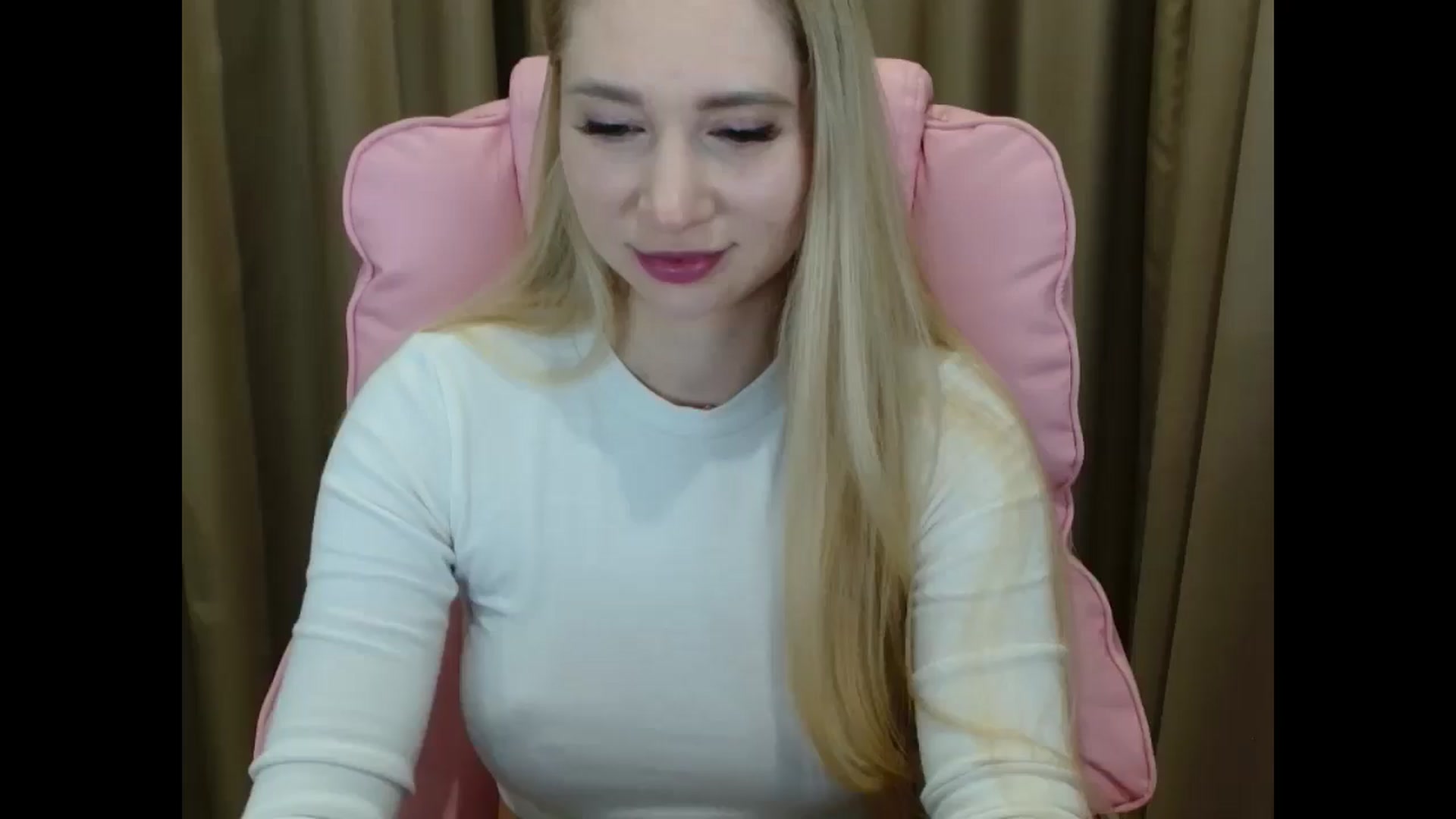 Gallery image thumbnail from Miss_Sylvia's myfreecams stream on, 03/27/2025, 20:30 image 5 of 20