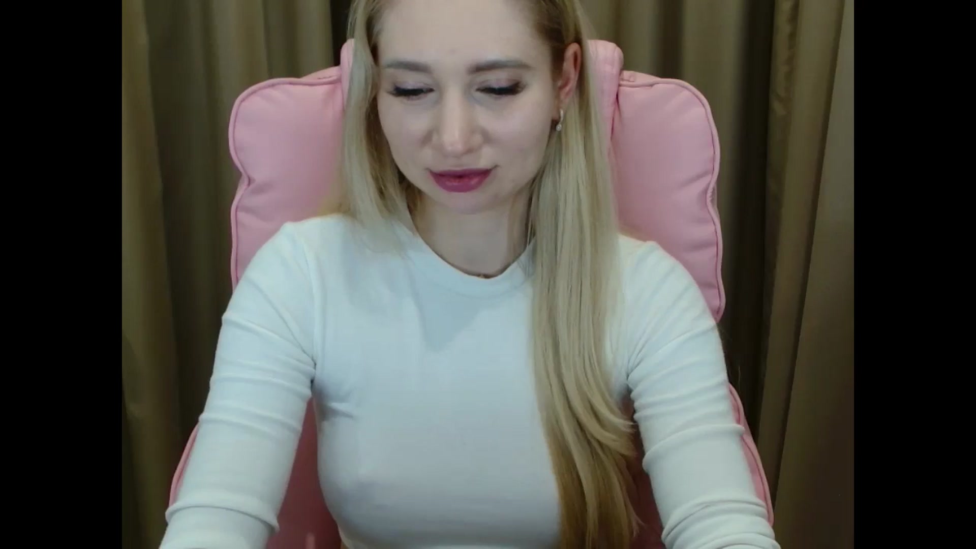 Gallery image thumbnail from Miss_Sylvia's myfreecams stream on, 03/27/2025, 20:30 image 9 of 20