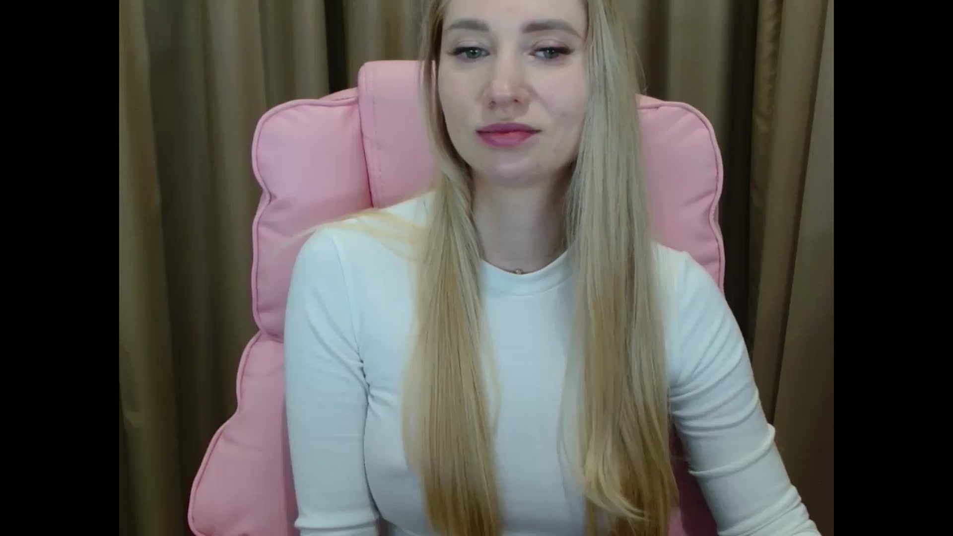 Gallery image thumbnail from Miss_Sylvia's myfreecams stream on, 03/27/2025, 21:37 image 3 of 20