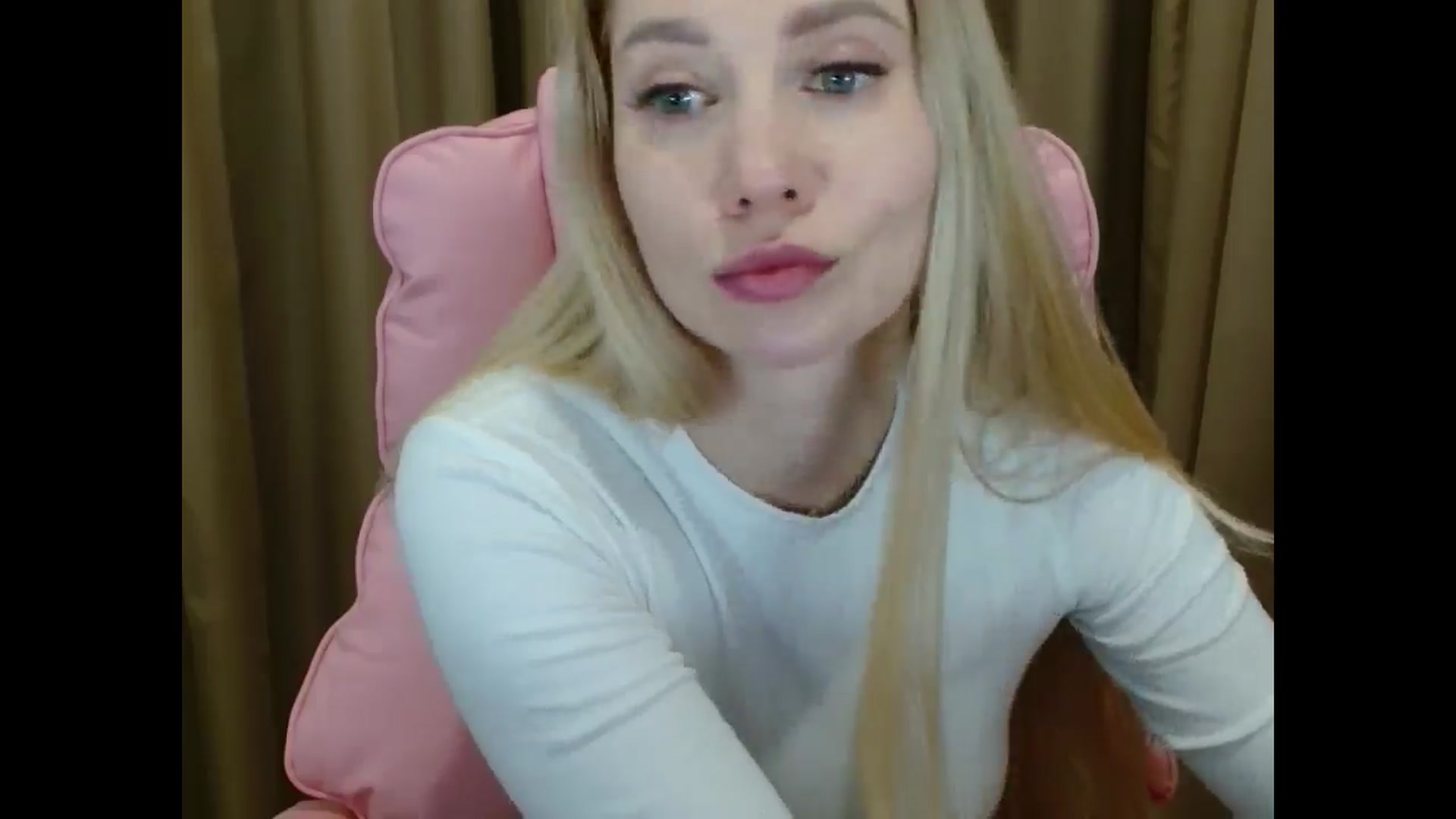 Gallery image thumbnail from Miss_Sylvia's myfreecams stream on, 03/27/2025, 21:37 image 16 of 20