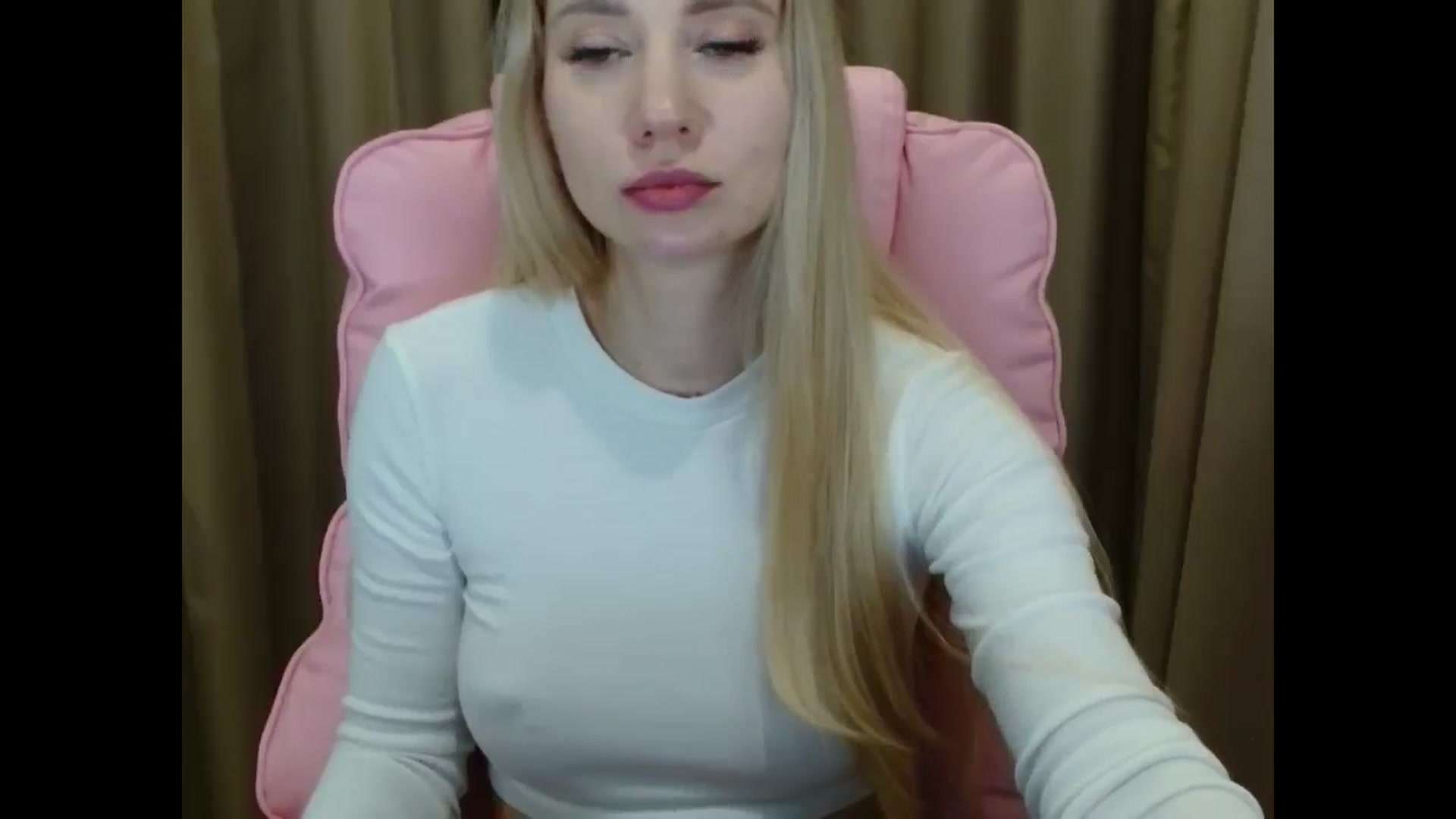Gallery image thumbnail from Miss_Sylvia's myfreecams stream on, 03/27/2025, 21:37 image 14 of 20