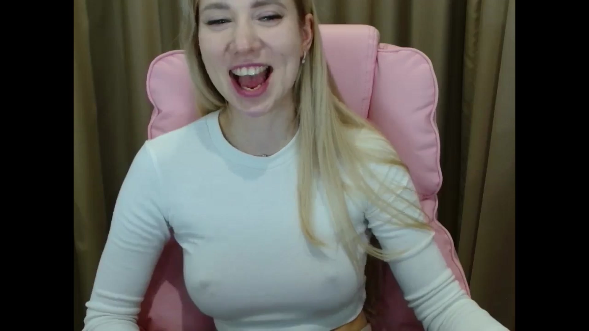 Gallery image thumbnail from Miss_Sylvia's myfreecams stream on, 03/27/2025, 21:37 image 7 of 20