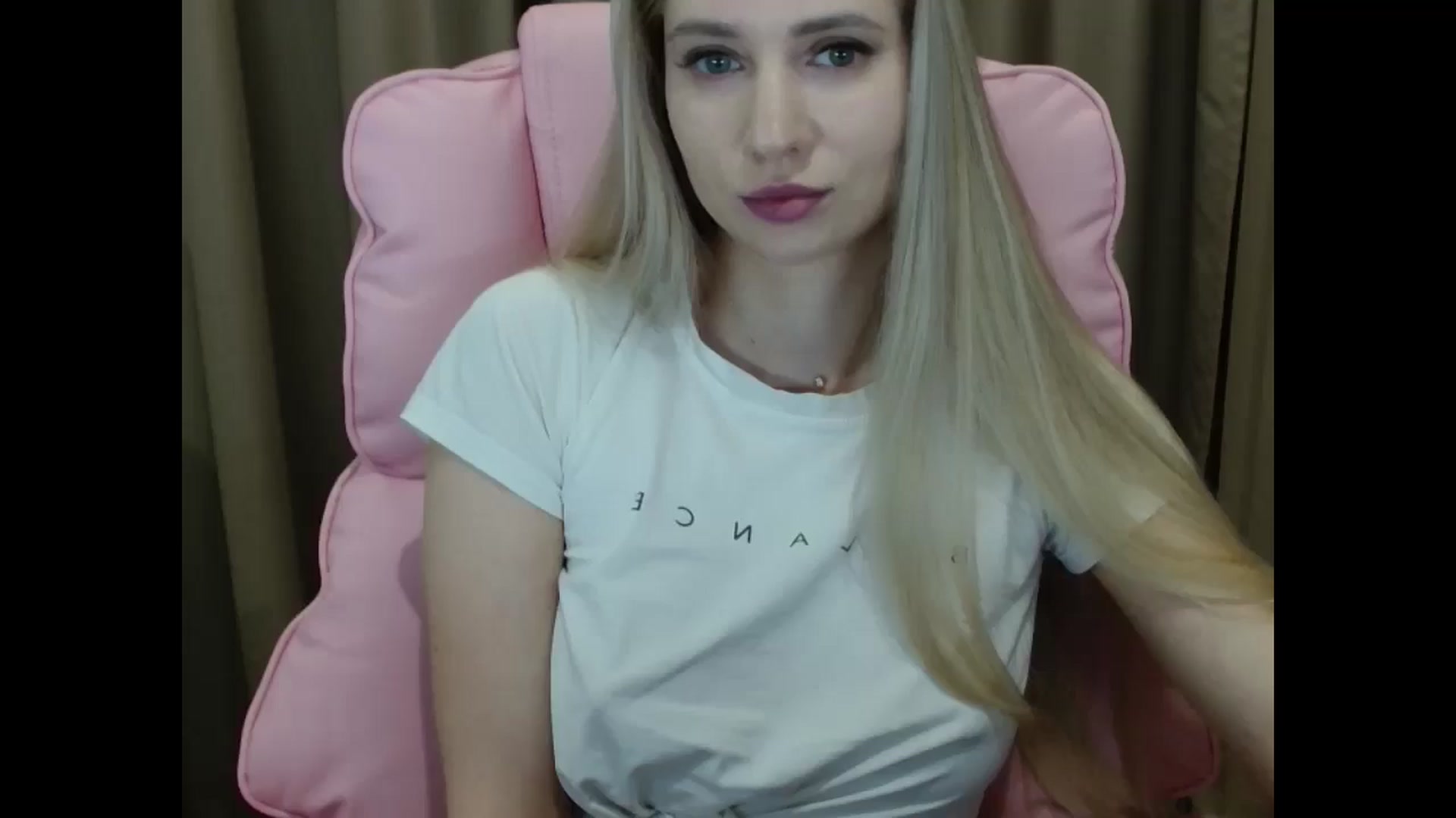 Gallery image thumbnail from Miss_Sylvia's myfreecams stream on, 03/30/2025, 18:29 image 14 of 20