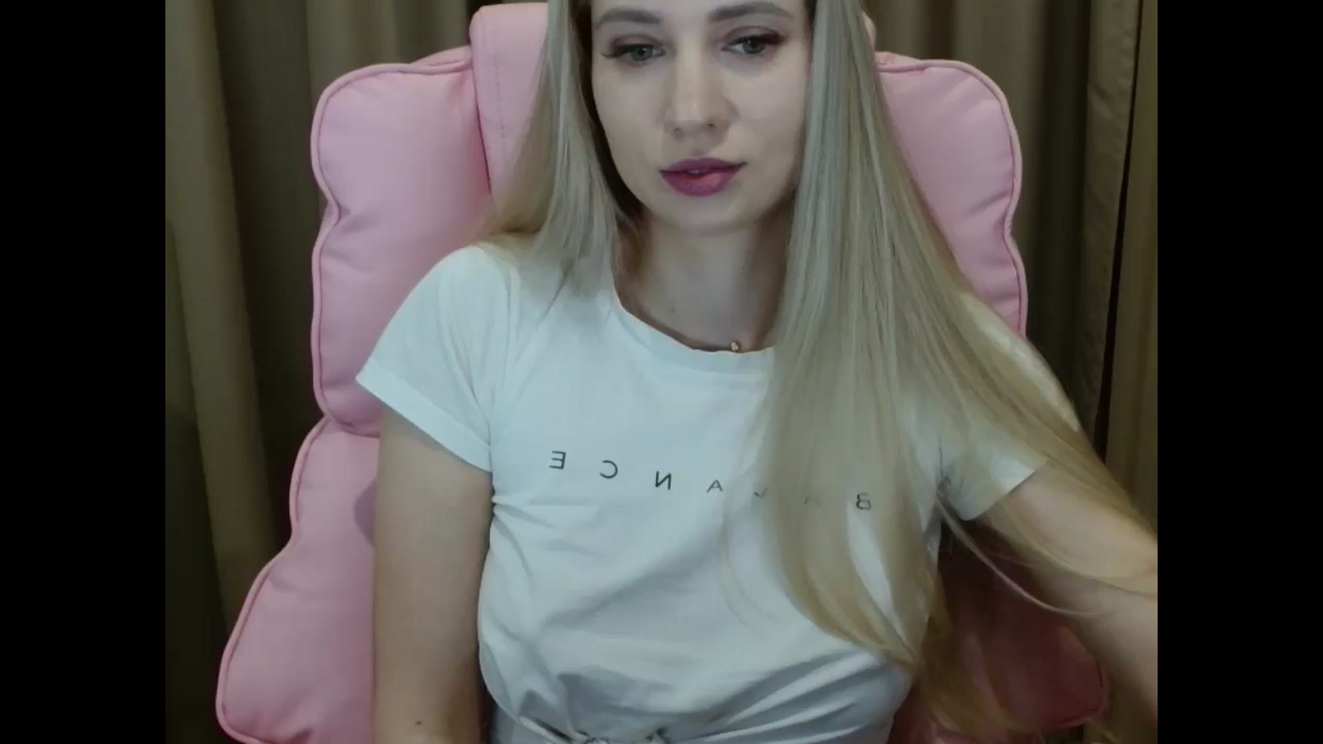 Gallery image thumbnail from Miss_Sylvia's myfreecams stream on, 03/30/2025, 18:29 image 15 of 20