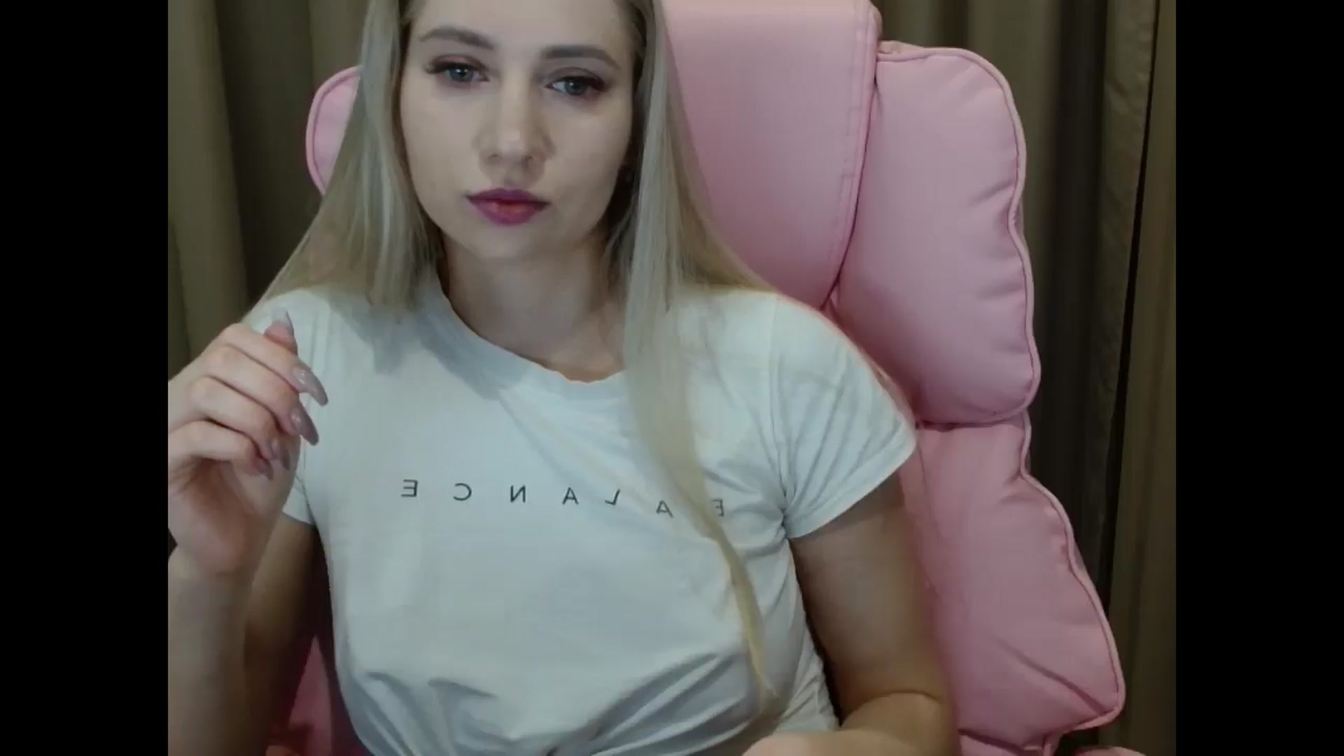 Gallery image thumbnail from Miss_Sylvia's myfreecams stream on, 03/30/2025, 18:29 image 4 of 20