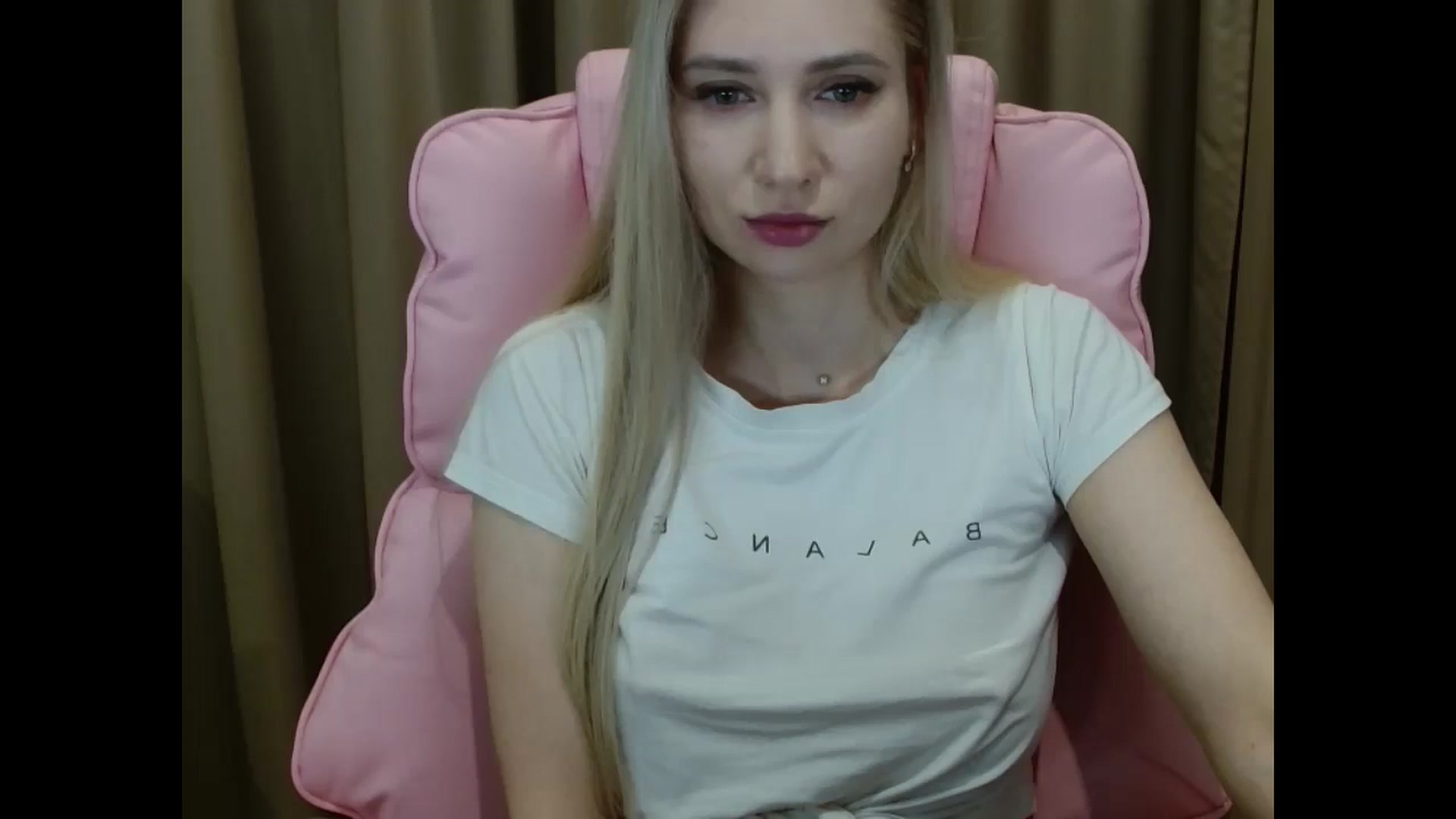 Gallery image thumbnail from Miss_Sylvia's myfreecams stream on, 03/30/2025, 19:15 image 7 of 20