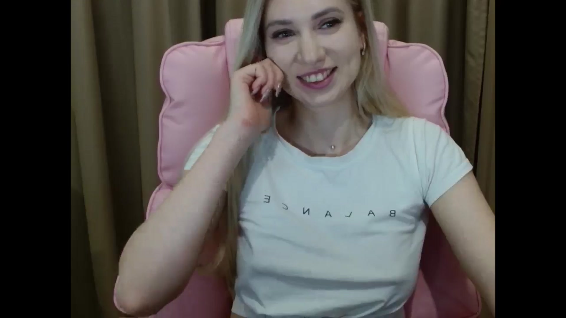 Gallery image thumbnail from Miss_Sylvia's myfreecams stream on, 03/30/2025, 19:15 image 4 of 20