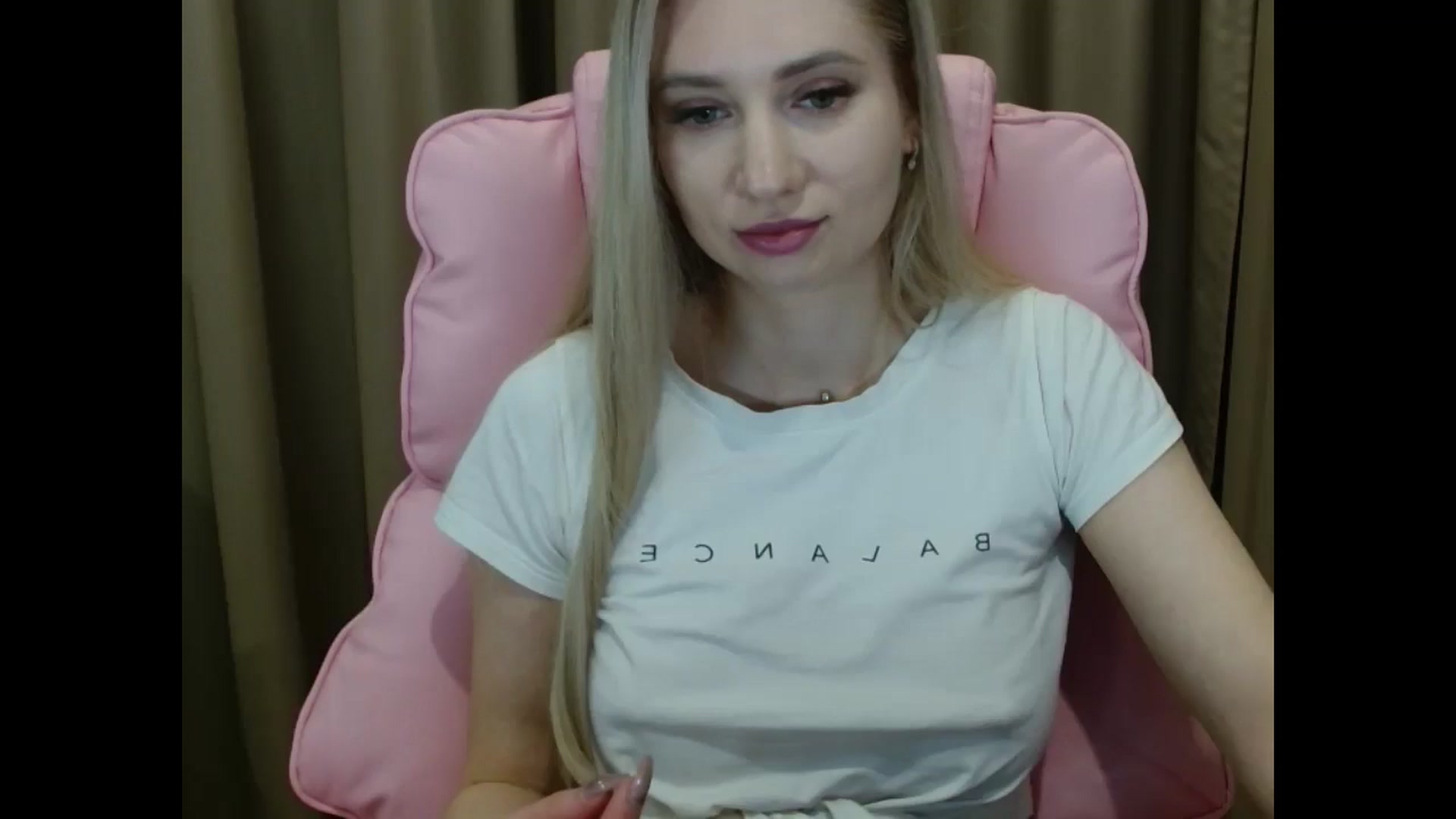 Gallery image thumbnail from Miss_Sylvia's myfreecams stream on, 03/30/2025, 19:15 image 11 of 20