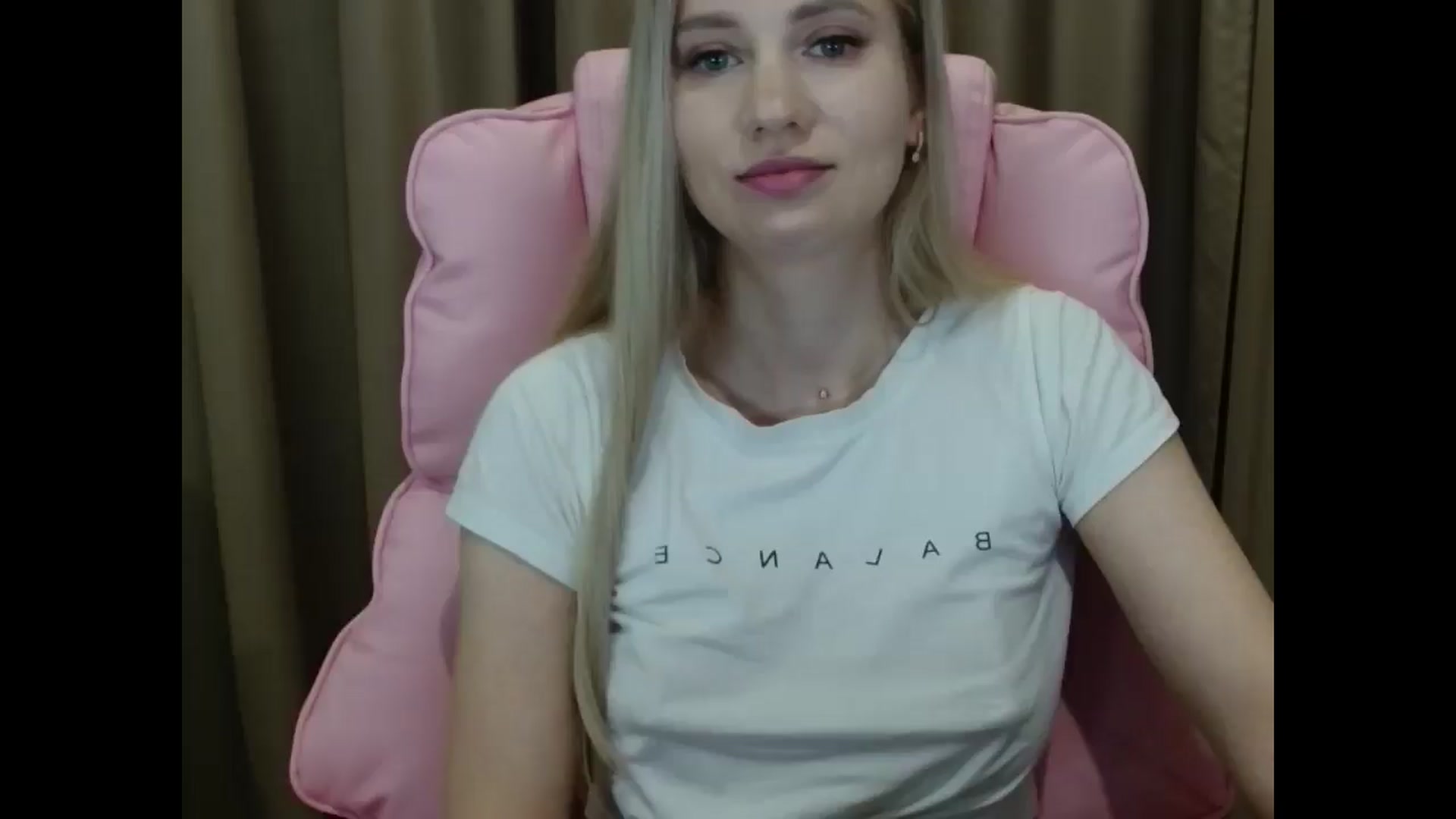 Gallery image thumbnail from Miss_Sylvia's myfreecams stream on, 03/30/2025, 19:15 image 10 of 20