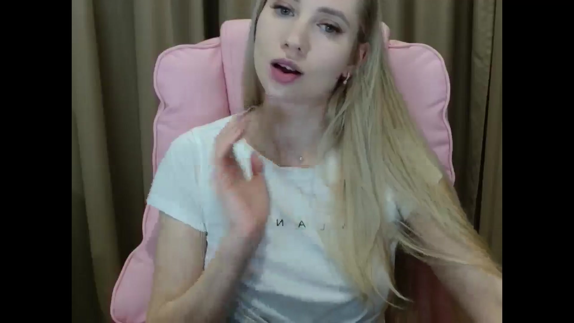 Gallery image thumbnail from Miss_Sylvia's myfreecams stream on, 03/30/2025, 19:29 image 4 of 20