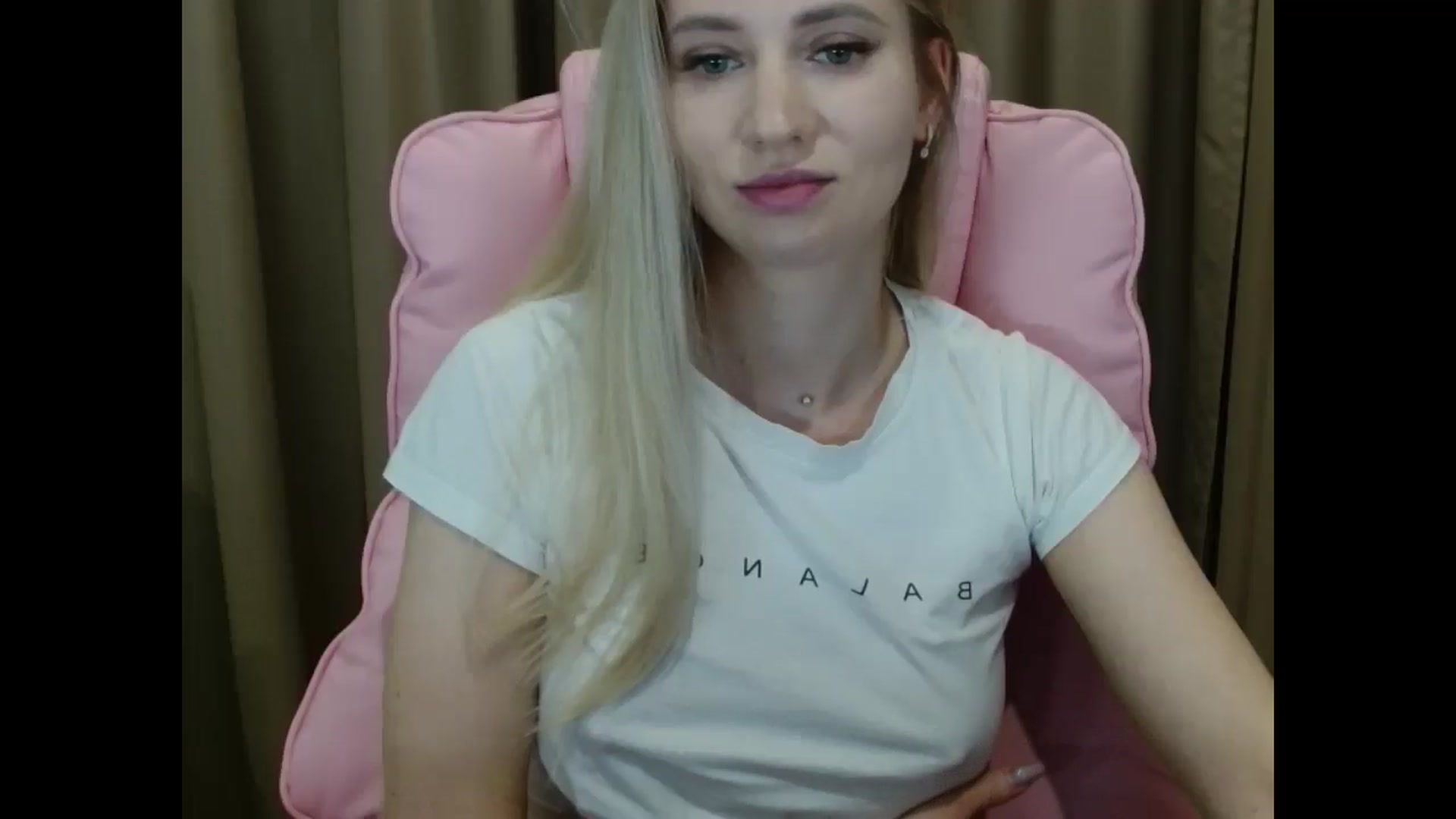 Gallery image thumbnail from Miss_Sylvia's myfreecams stream on, 03/30/2025, 19:29 image 14 of 20