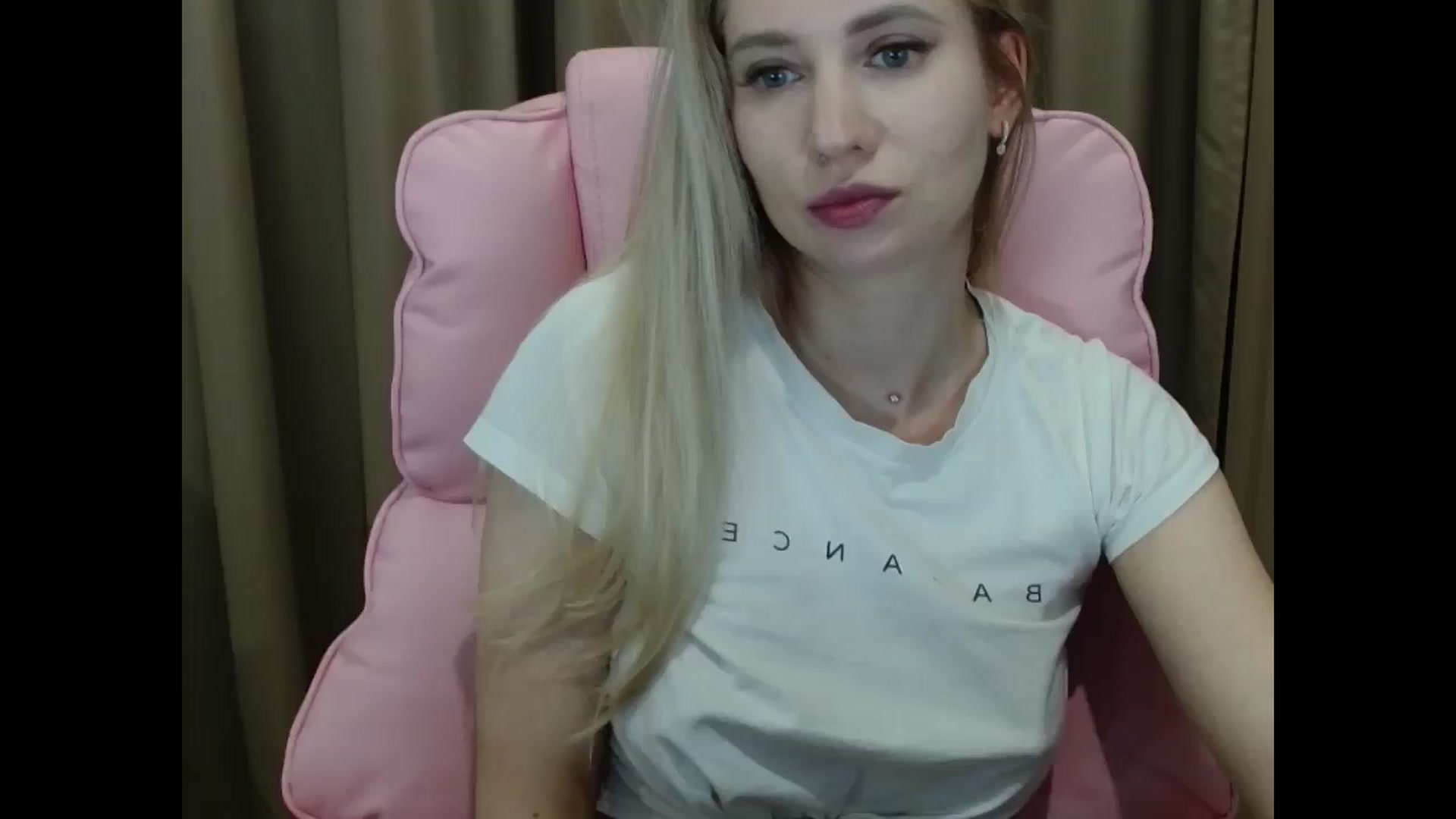 Gallery image thumbnail from Miss_Sylvia's myfreecams stream on, 03/30/2025, 19:29 image 7 of 20