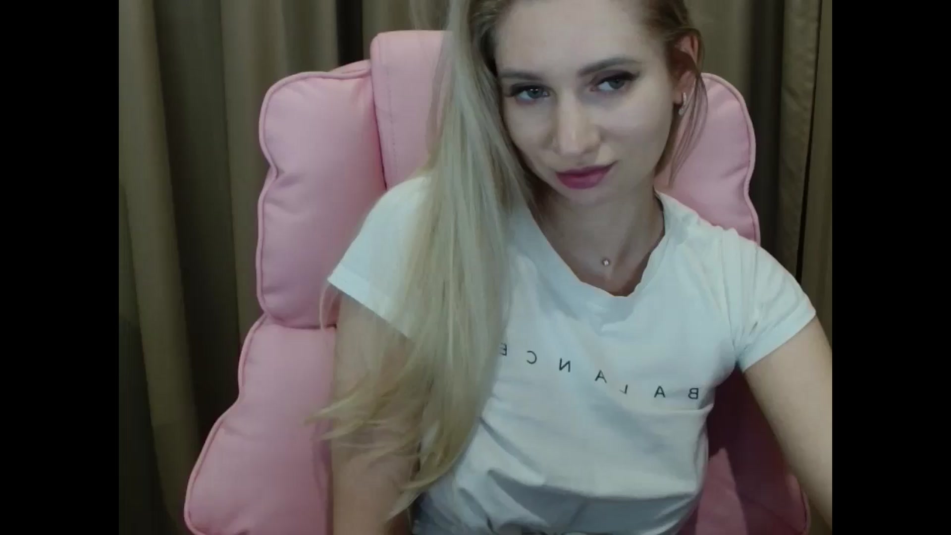 Gallery image thumbnail from Miss_Sylvia's myfreecams stream on, 03/30/2025, 19:29 image 6 of 20