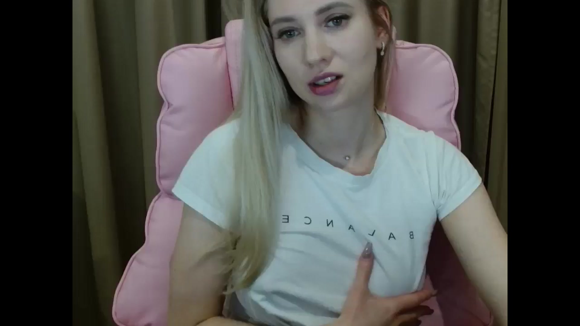 Gallery image thumbnail from Miss_Sylvia's myfreecams stream on, 03/30/2025, 19:29 image 10 of 20