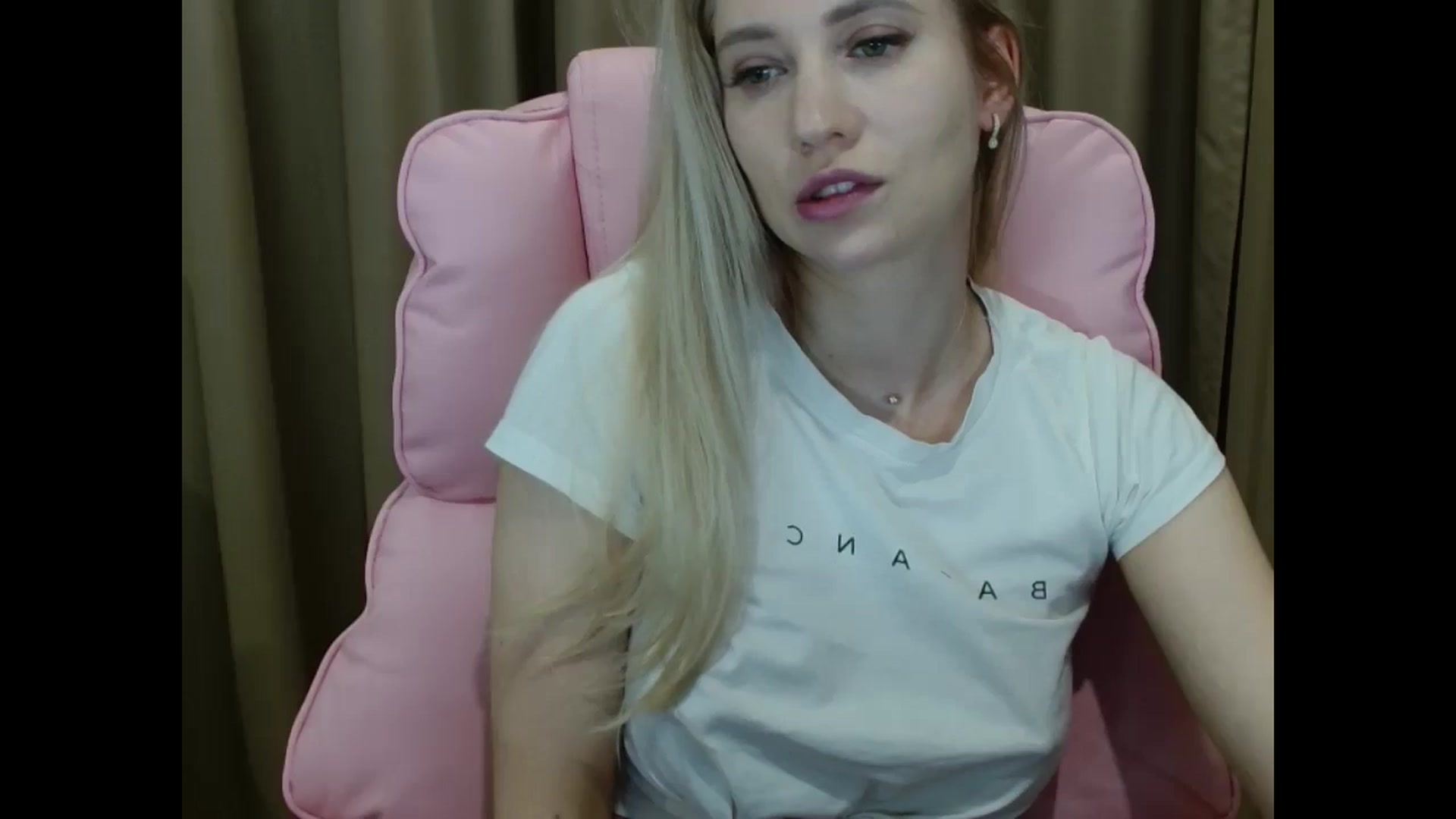 Gallery image thumbnail from Miss_Sylvia's myfreecams stream on, 03/30/2025, 19:29 image 9 of 20