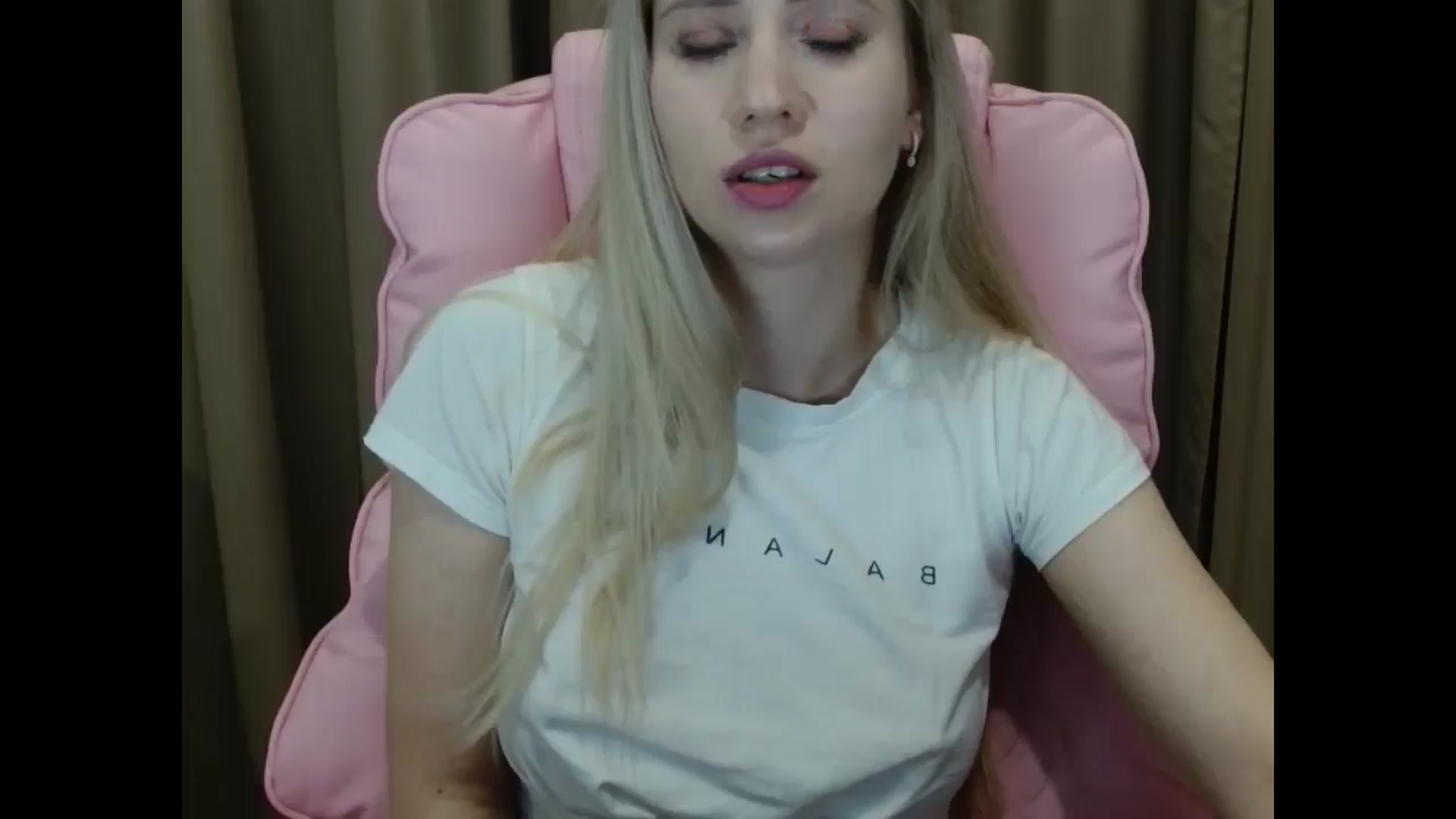 Gallery image thumbnail from Miss_Sylvia's myfreecams stream on, 03/30/2025, 20:02 image 4 of 20