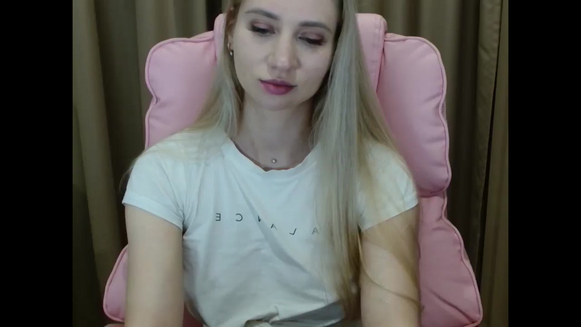 Gallery image thumbnail from Miss_Sylvia's myfreecams stream on, 03/30/2025, 20:02 image 18 of 20
