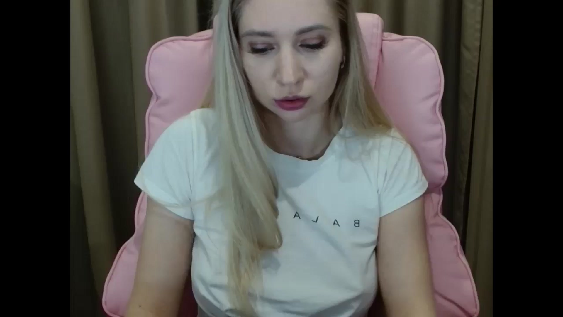Gallery image thumbnail from Miss_Sylvia's myfreecams stream on, 03/30/2025, 20:02 image 6 of 20