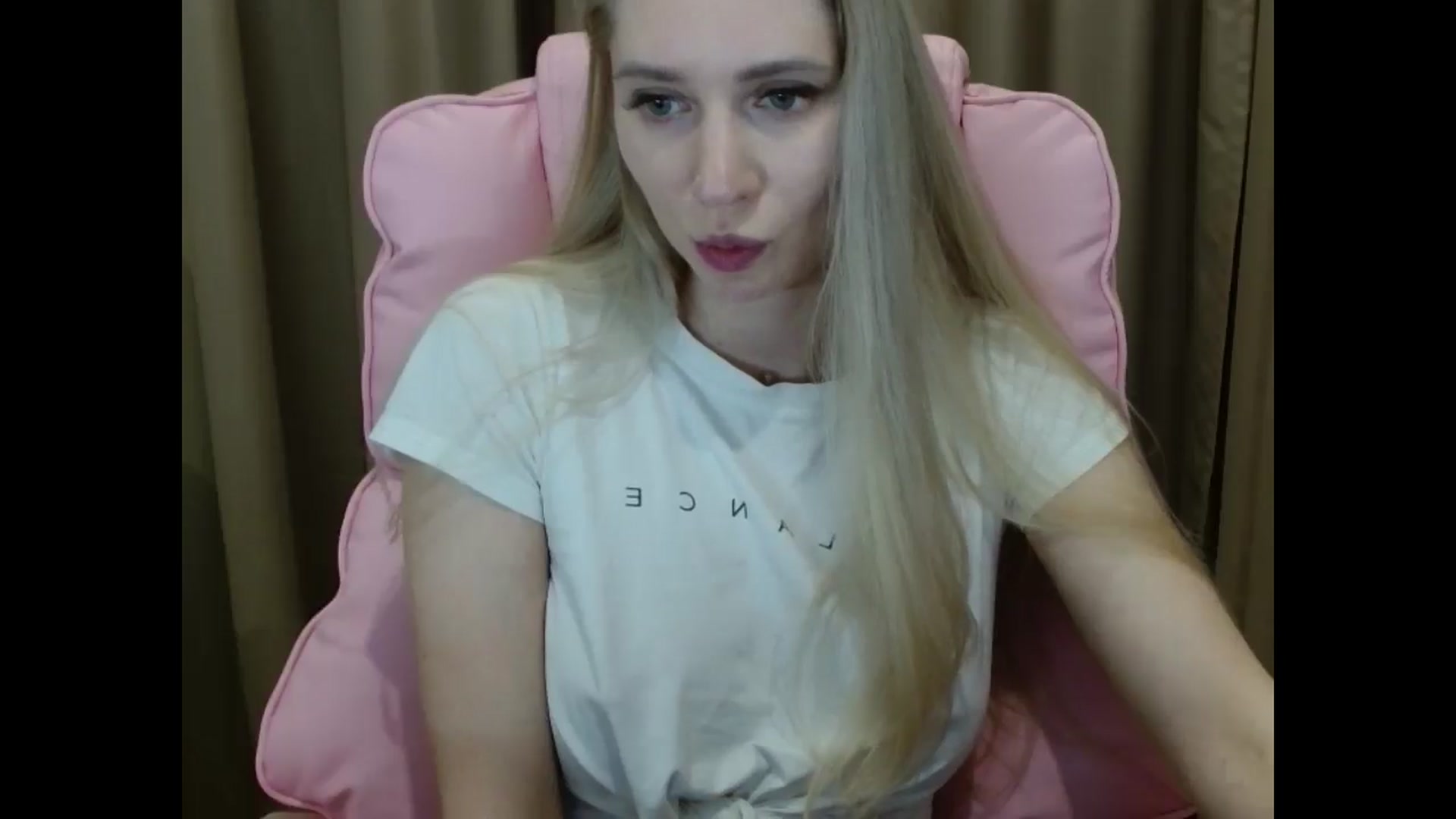 Gallery image thumbnail from Miss_Sylvia's myfreecams stream on, 03/30/2025, 20:02 image 19 of 20