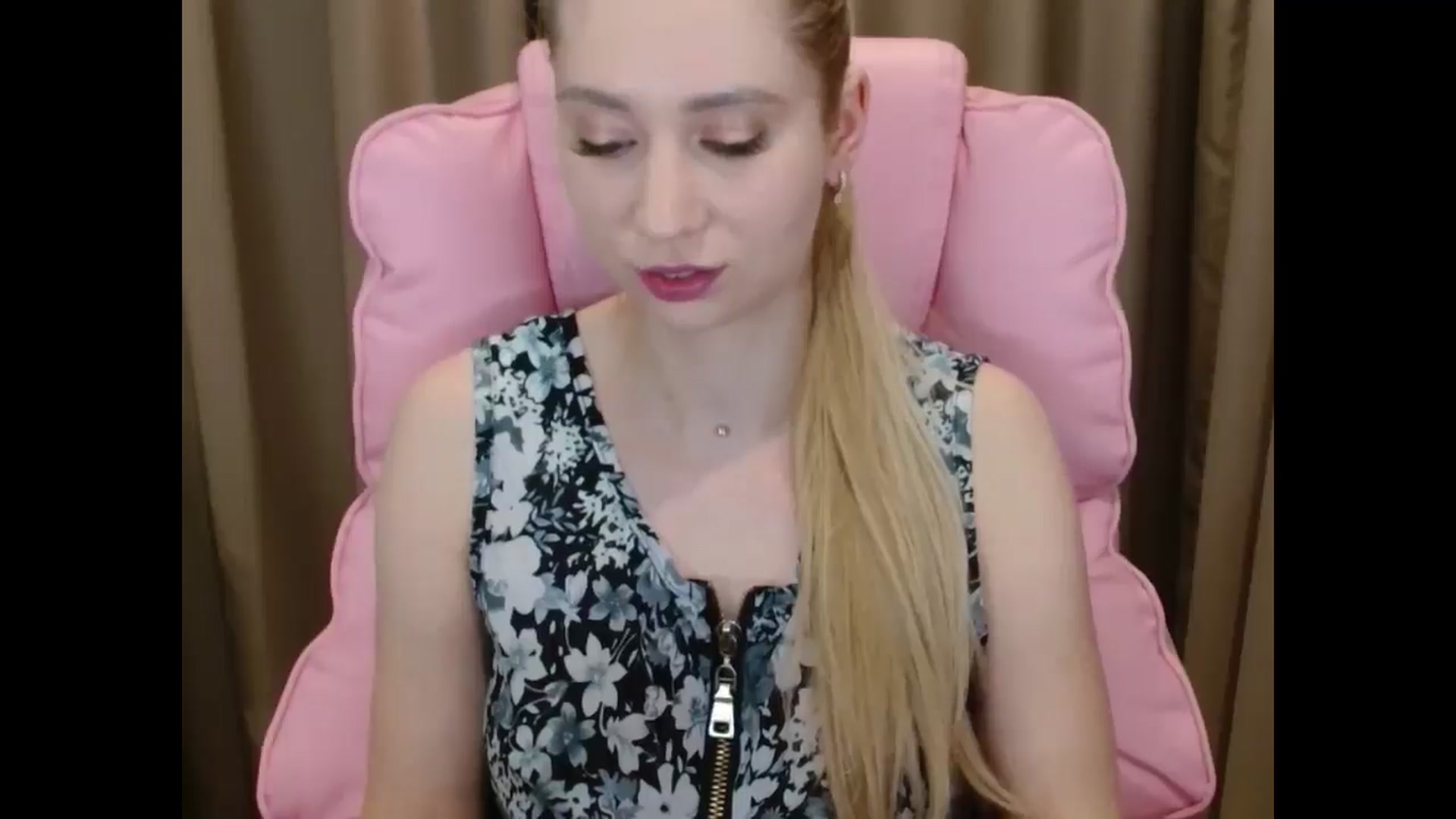 Gallery image thumbnail from Miss_Sylvia's myfreecams stream on, 03/31/2025, 17:39 image 20 of 20