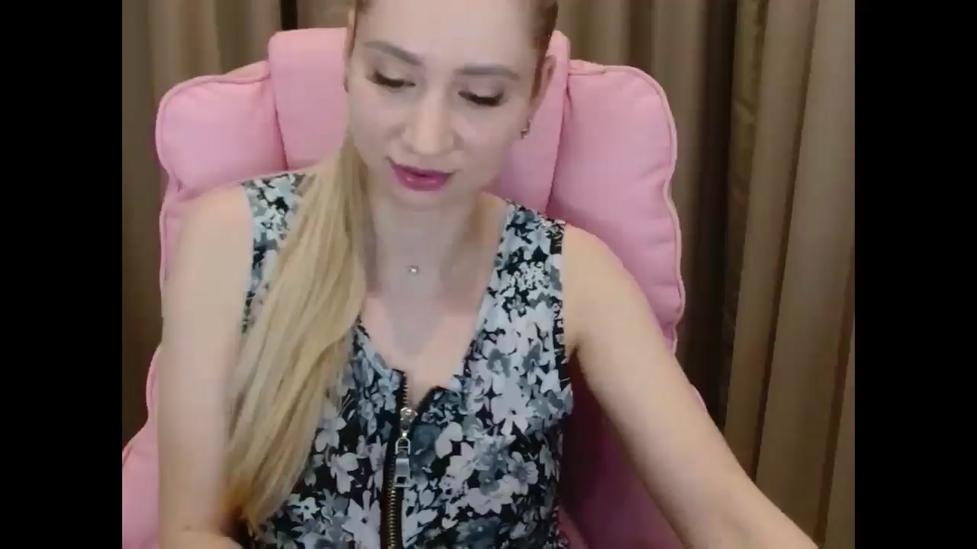 Gallery image thumbnail from Miss_Sylvia's myfreecams stream on, 03/31/2025, 17:39 image 8 of 20