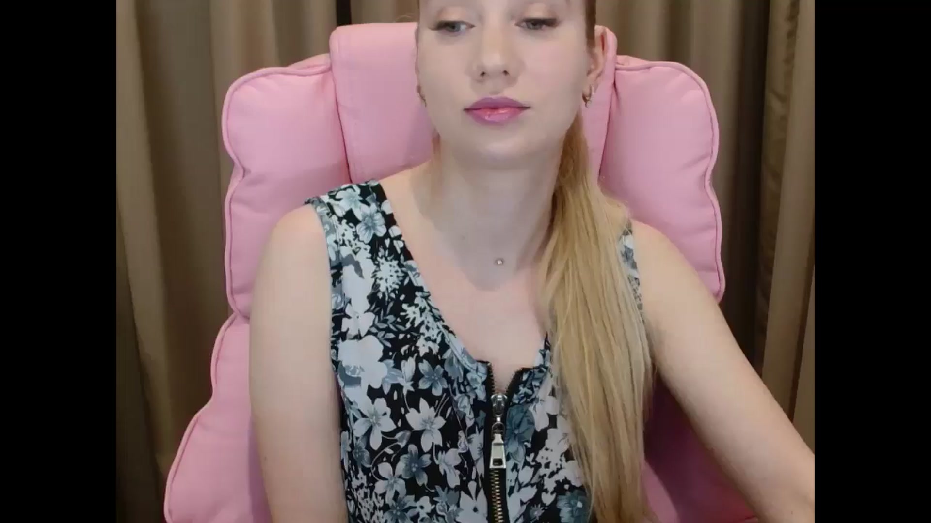 Gallery image thumbnail from Miss_Sylvia's myfreecams stream on, 03/31/2025, 17:39 image 13 of 20