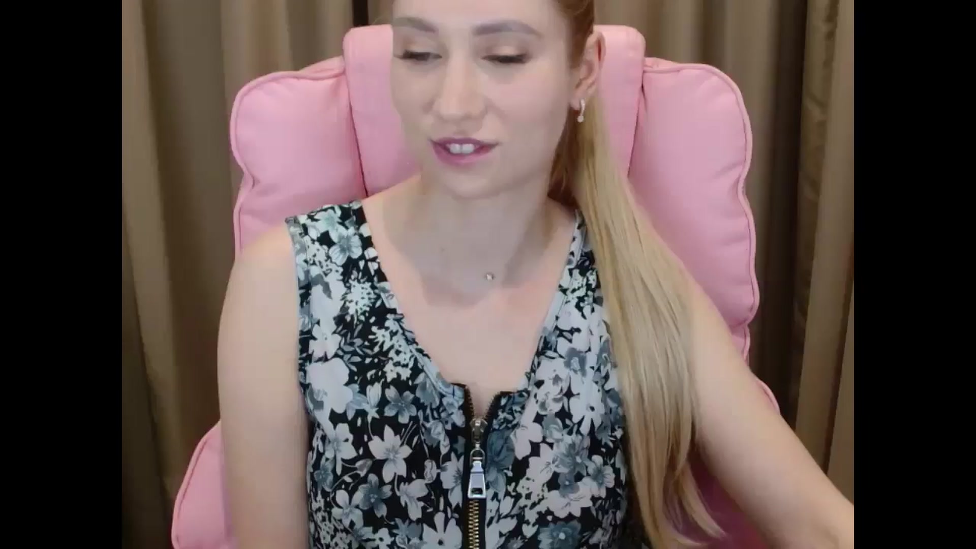 Gallery image thumbnail from Miss_Sylvia's myfreecams stream on, 03/31/2025, 17:39 image 14 of 20