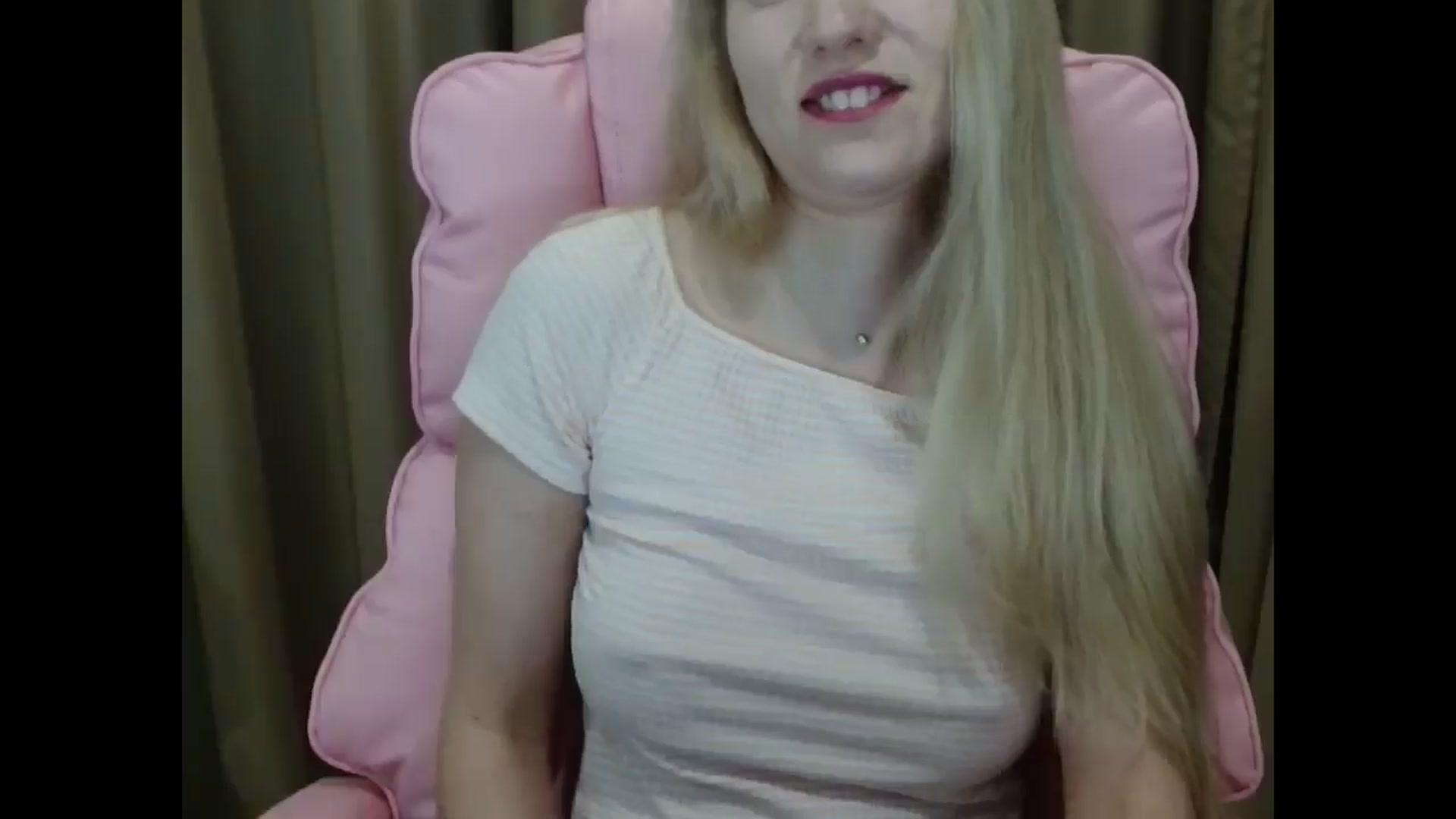 Gallery image thumbnail from Miss_Sylvia's myfreecams stream on, 04/01/2025, 18:42 image 12 of 20