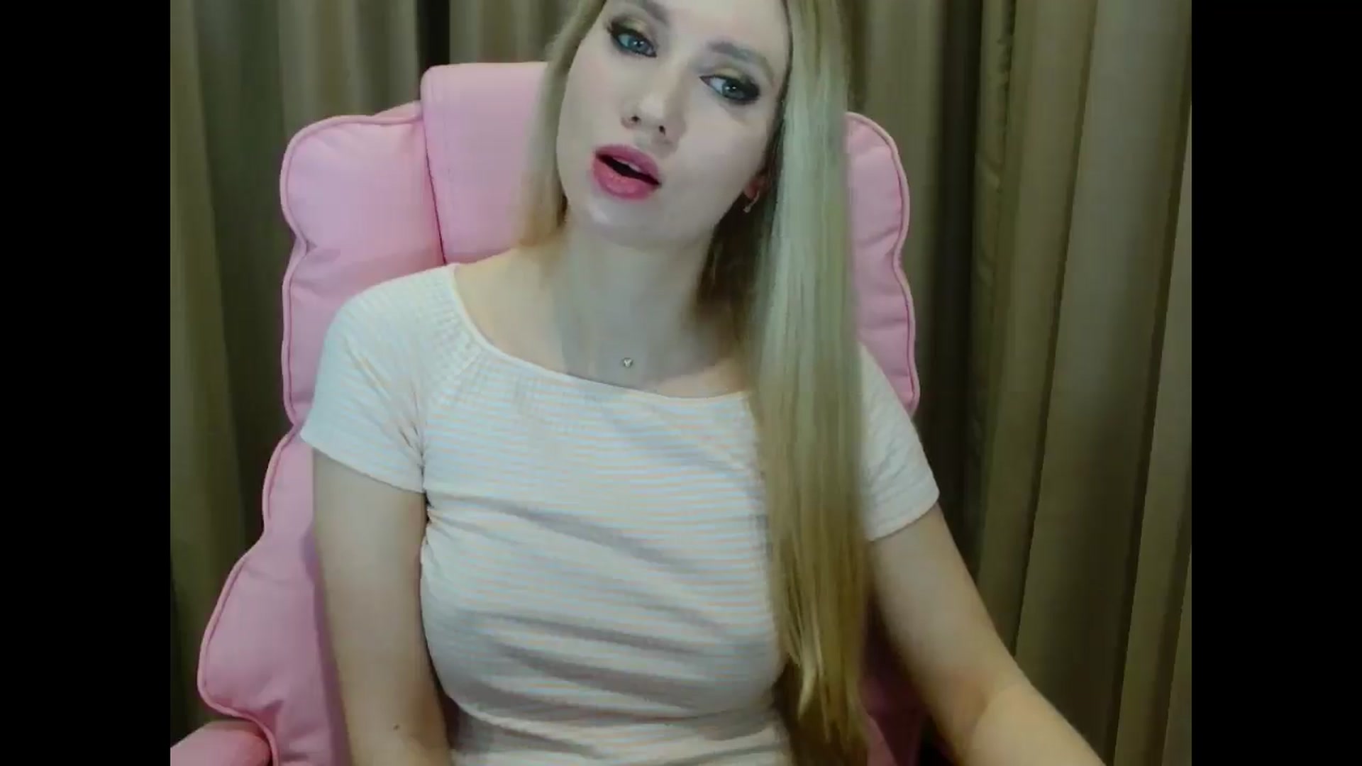 Gallery image thumbnail from Miss_Sylvia's myfreecams stream on, 04/03/2025, 18:09 image 16 of 20