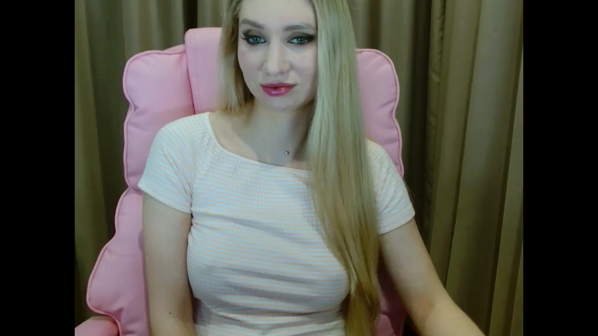 Gallery image thumbnail from Miss_Sylvia's myfreecams stream on, 04/03/2025, 18:09 image 14 of 20