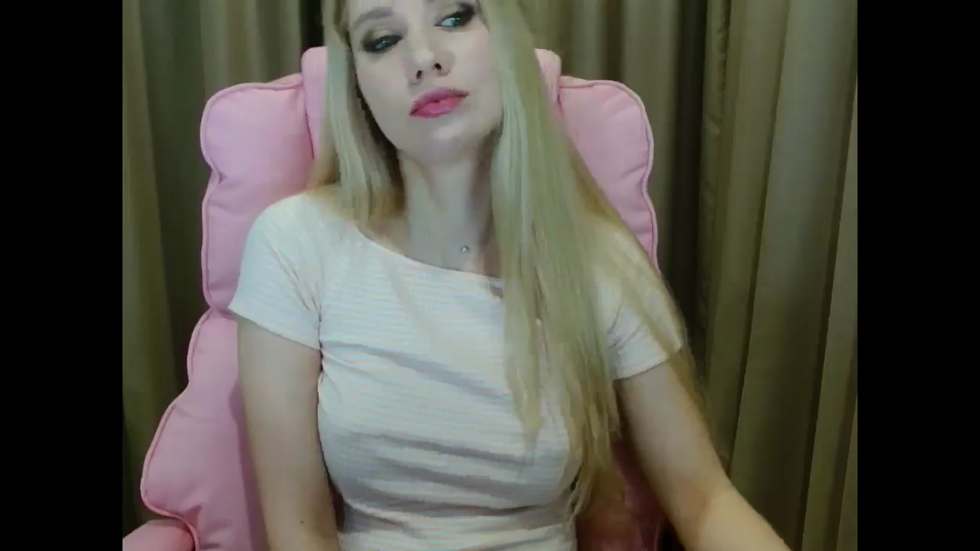 Gallery image thumbnail from Miss_Sylvia's myfreecams stream on, 04/03/2025, 18:09 image 8 of 20