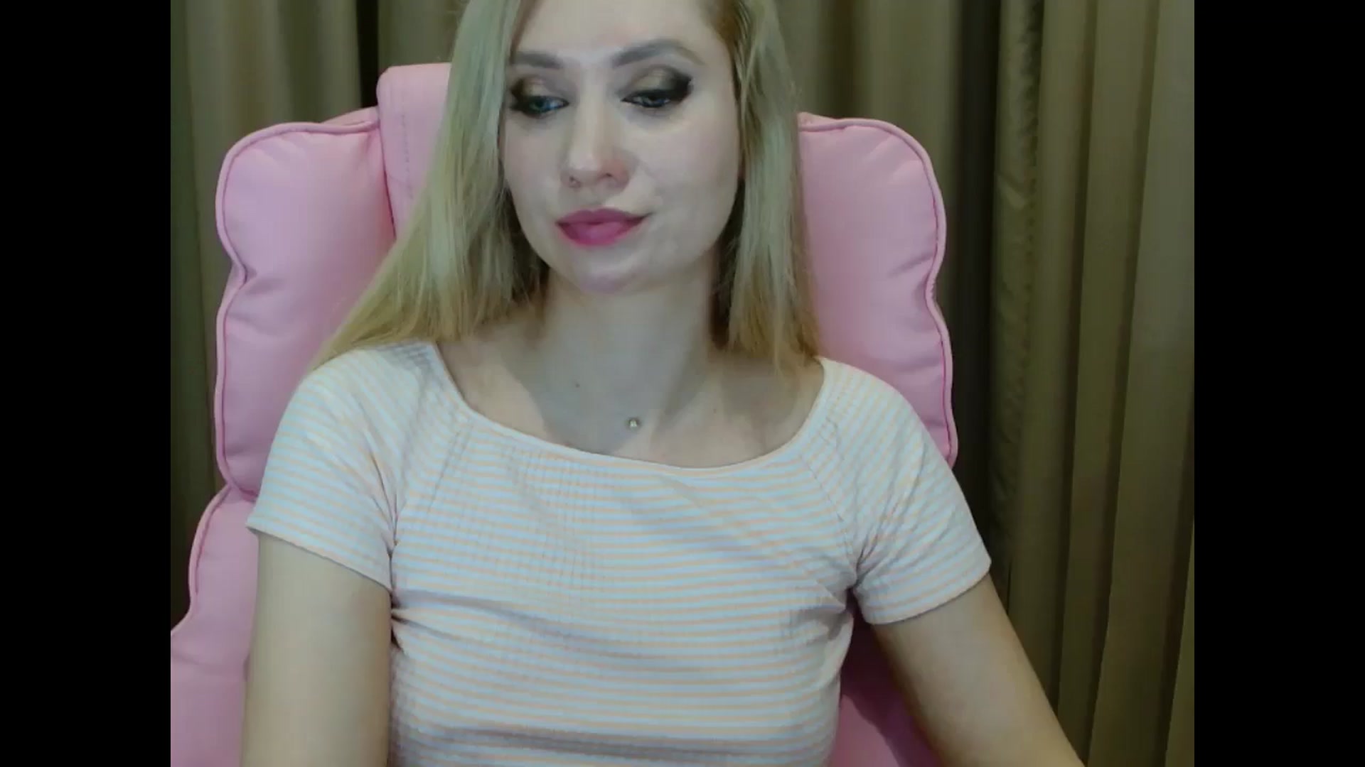 Gallery image thumbnail from Miss_Sylvia's myfreecams stream on, 04/03/2025, 20:53 image 10 of 20