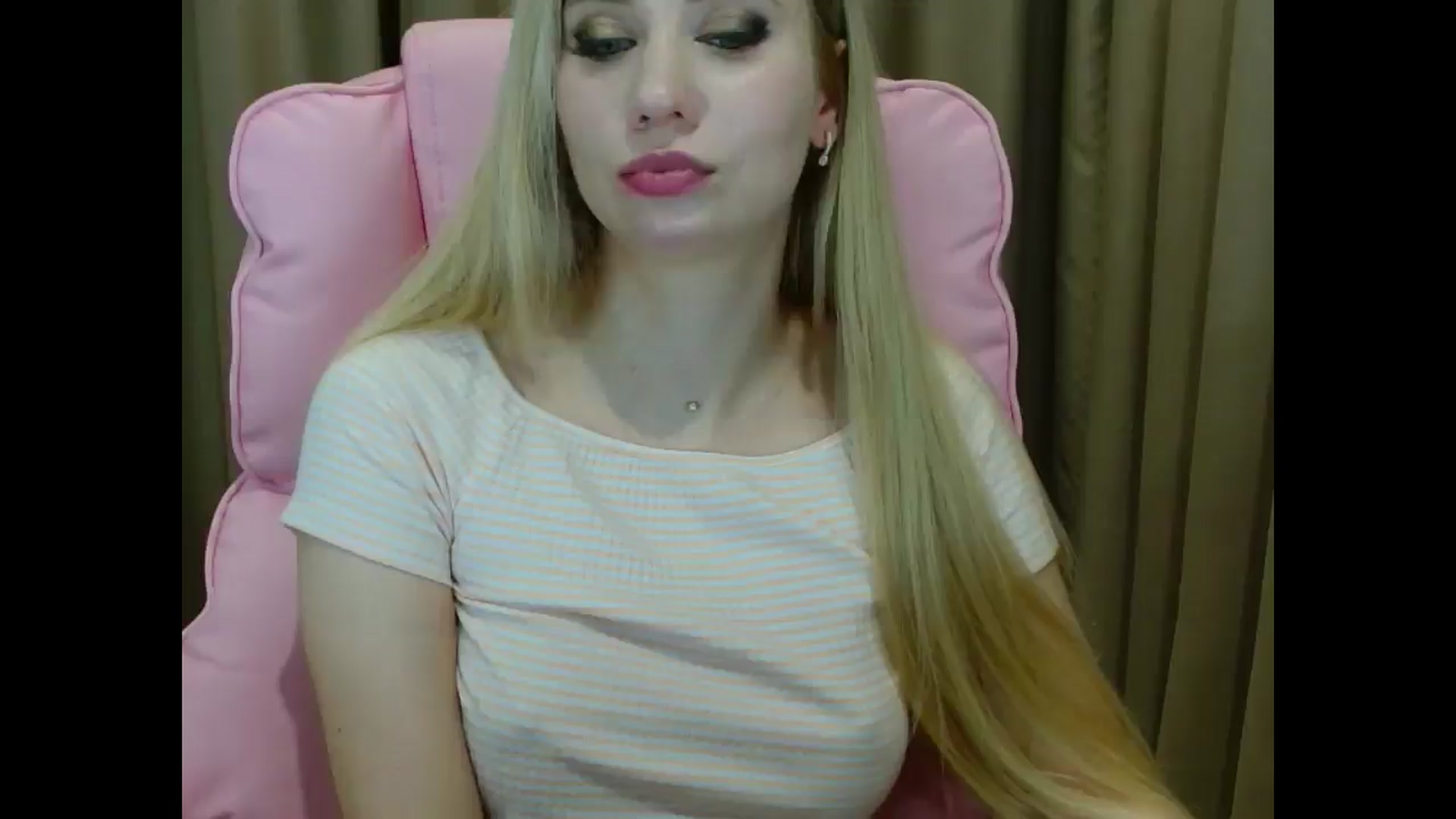 Gallery image thumbnail from Miss_Sylvia's myfreecams stream on, 04/03/2025, 20:53 image 11 of 20