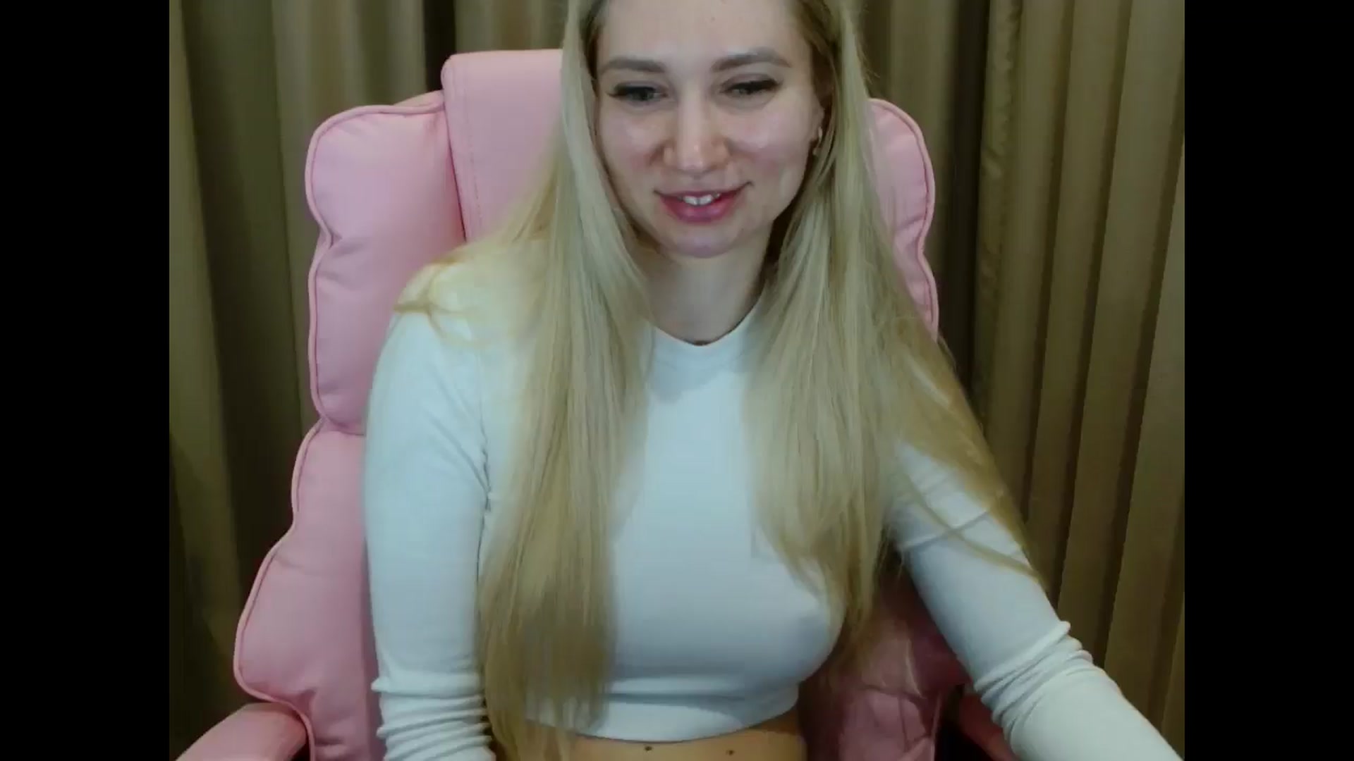 Gallery image thumbnail from Miss_Sylvia's myfreecams stream on, 04/04/2025, 18:40 image 16 of 20