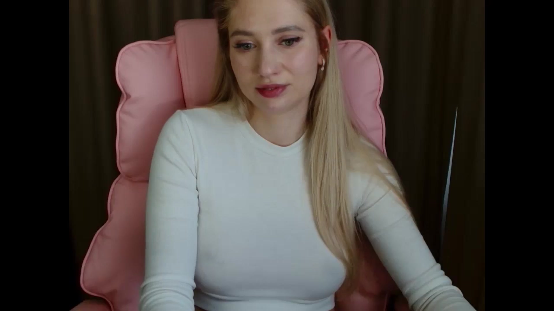 Gallery image thumbnail from Miss_Sylvia's myfreecams stream on, 04/05/2025, 13:37 image 7 of 20