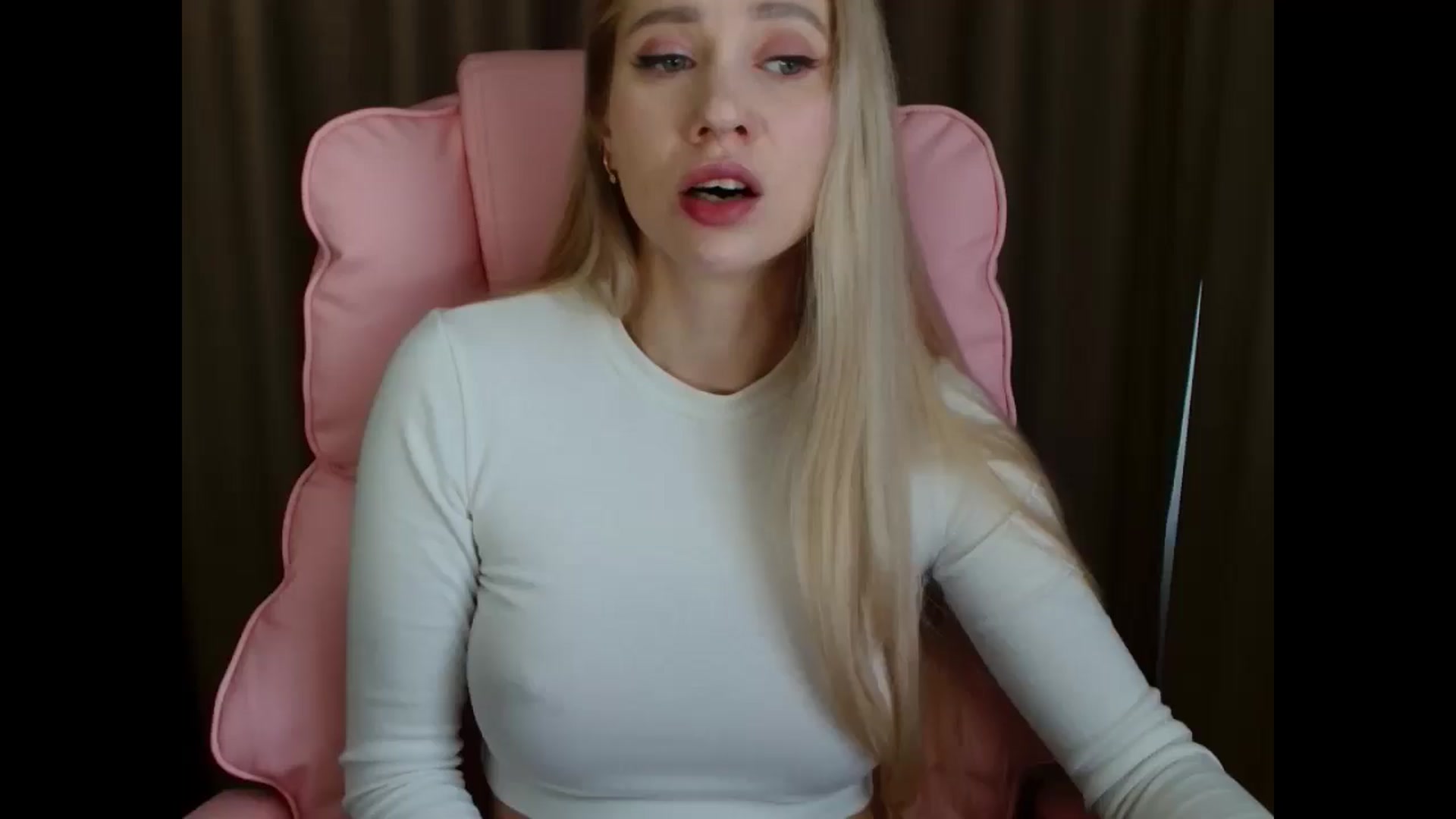 Gallery image thumbnail from Miss_Sylvia's myfreecams stream on, 04/05/2025, 13:37 image 1 of 20