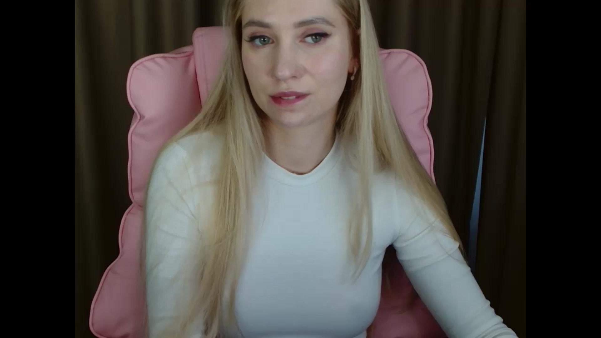 Gallery image thumbnail from Miss_Sylvia's myfreecams stream on, 04/05/2025, 14:00 image 17 of 20