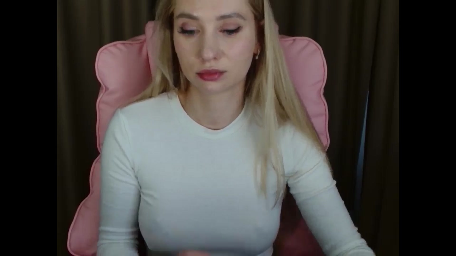Gallery image thumbnail from Miss_Sylvia's myfreecams stream on, 04/05/2025, 14:00 image 11 of 20
