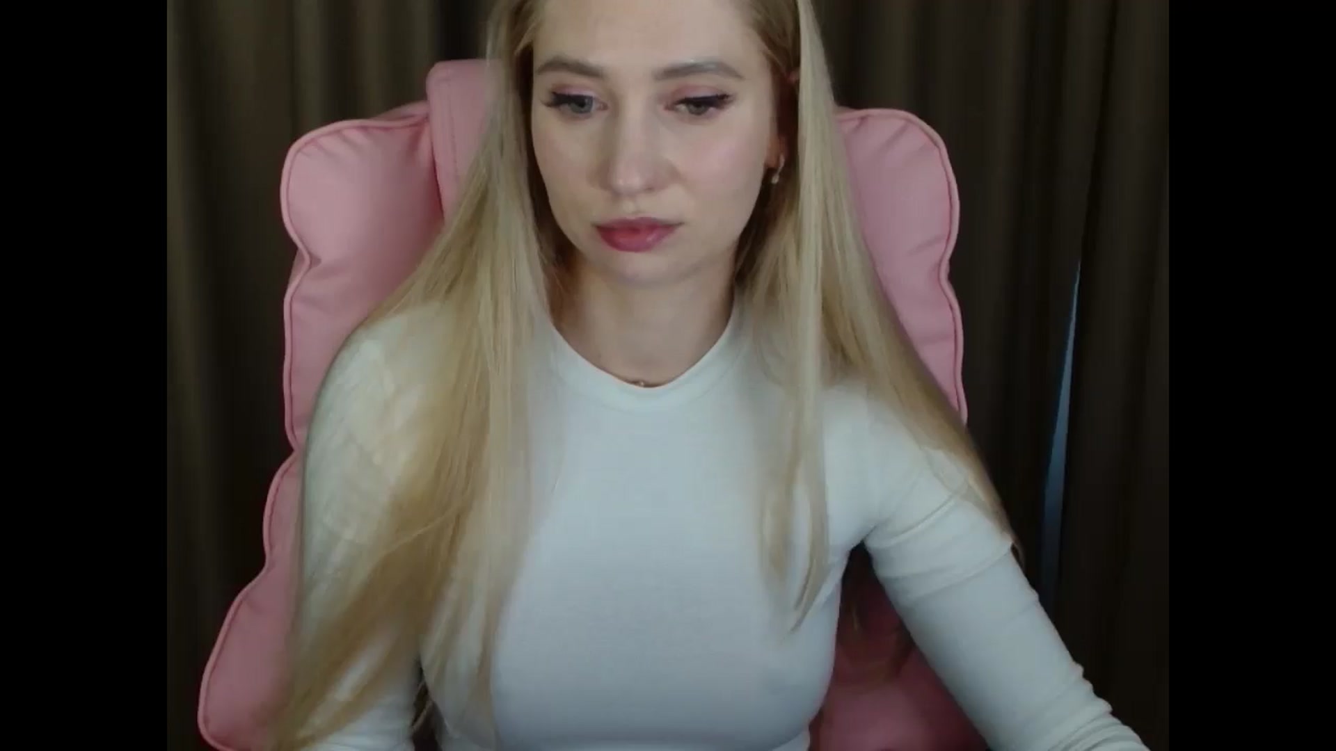 Gallery image thumbnail from Miss_Sylvia's myfreecams stream on, 04/05/2025, 14:00 image 14 of 20