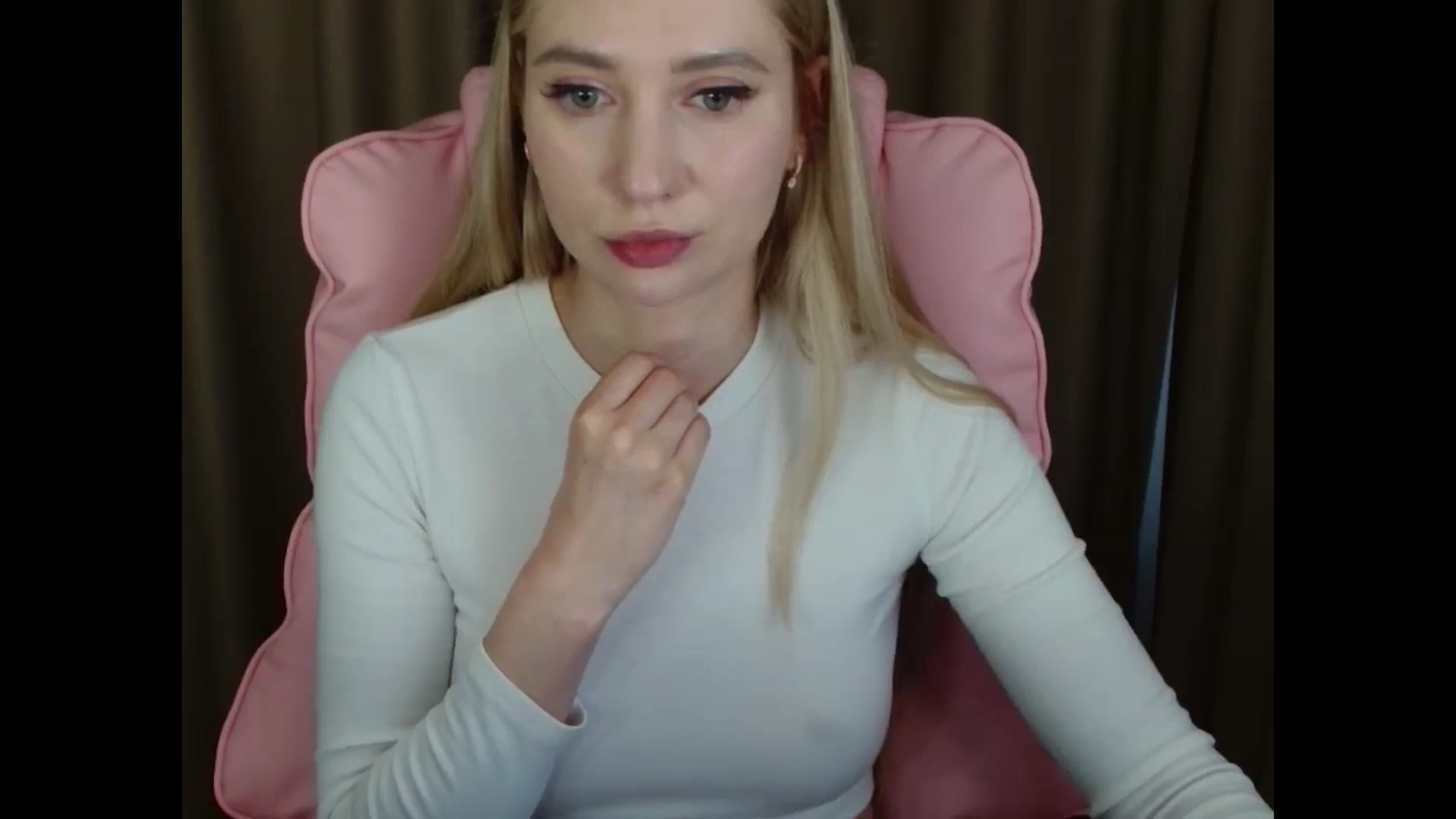 Gallery image thumbnail from Miss_Sylvia's myfreecams stream on, 04/05/2025, 14:00 image 5 of 20