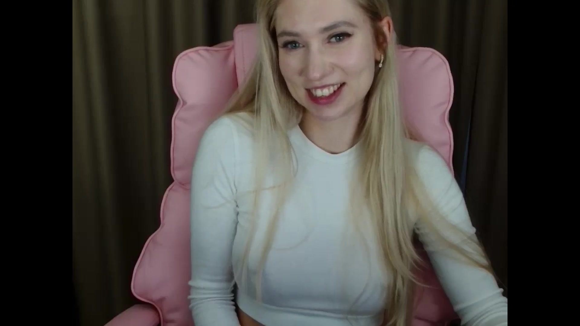 Gallery image thumbnail from Miss_Sylvia's myfreecams stream on, 04/05/2025, 14:50 image 14 of 20