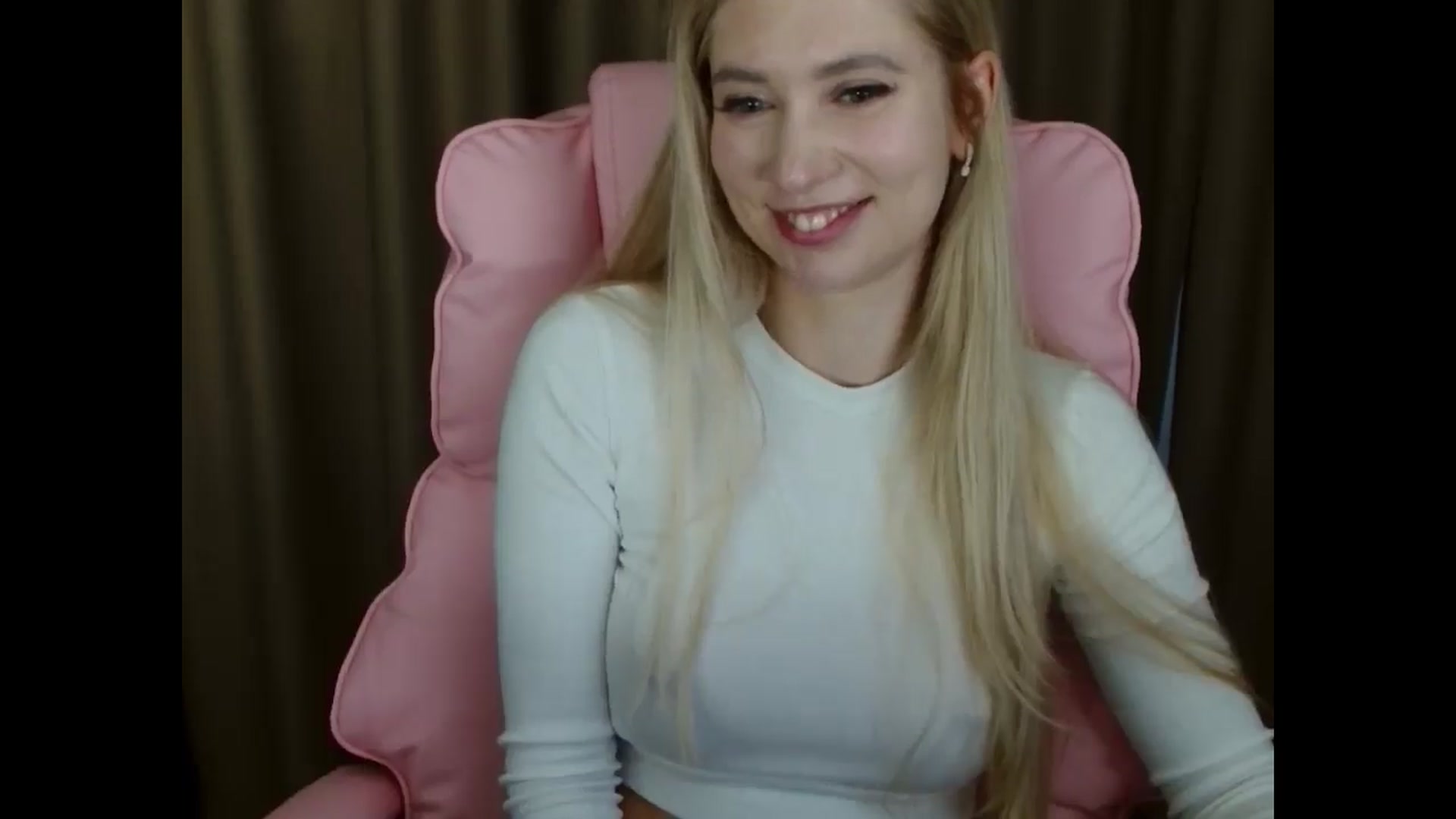 Gallery image thumbnail from Miss_Sylvia's myfreecams stream on, 04/05/2025, 14:50 image 16 of 20