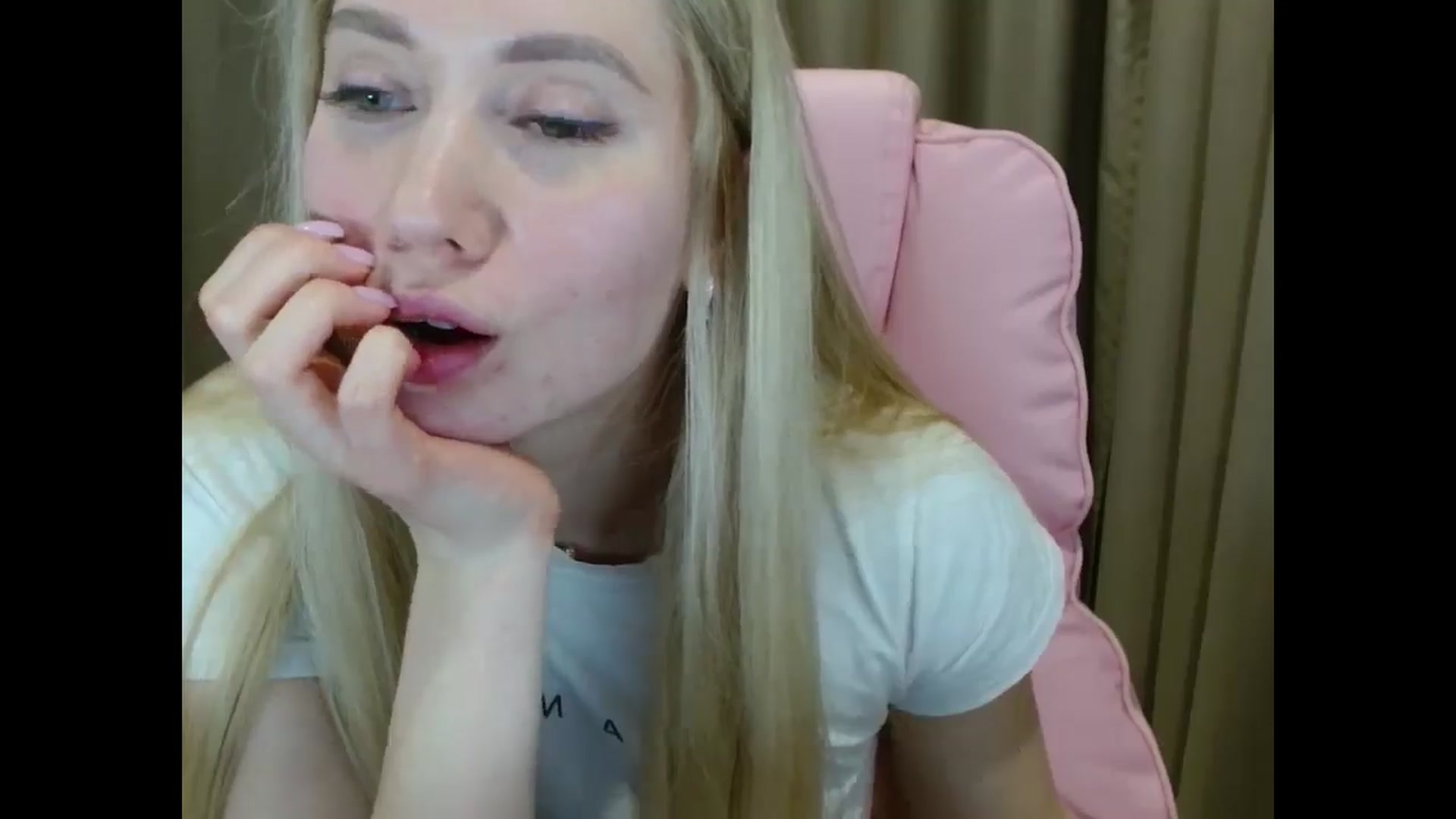 Gallery image thumbnail from Miss_Sylvia's myfreecams stream on, 04/06/2025, 19:53 image 18 of 20