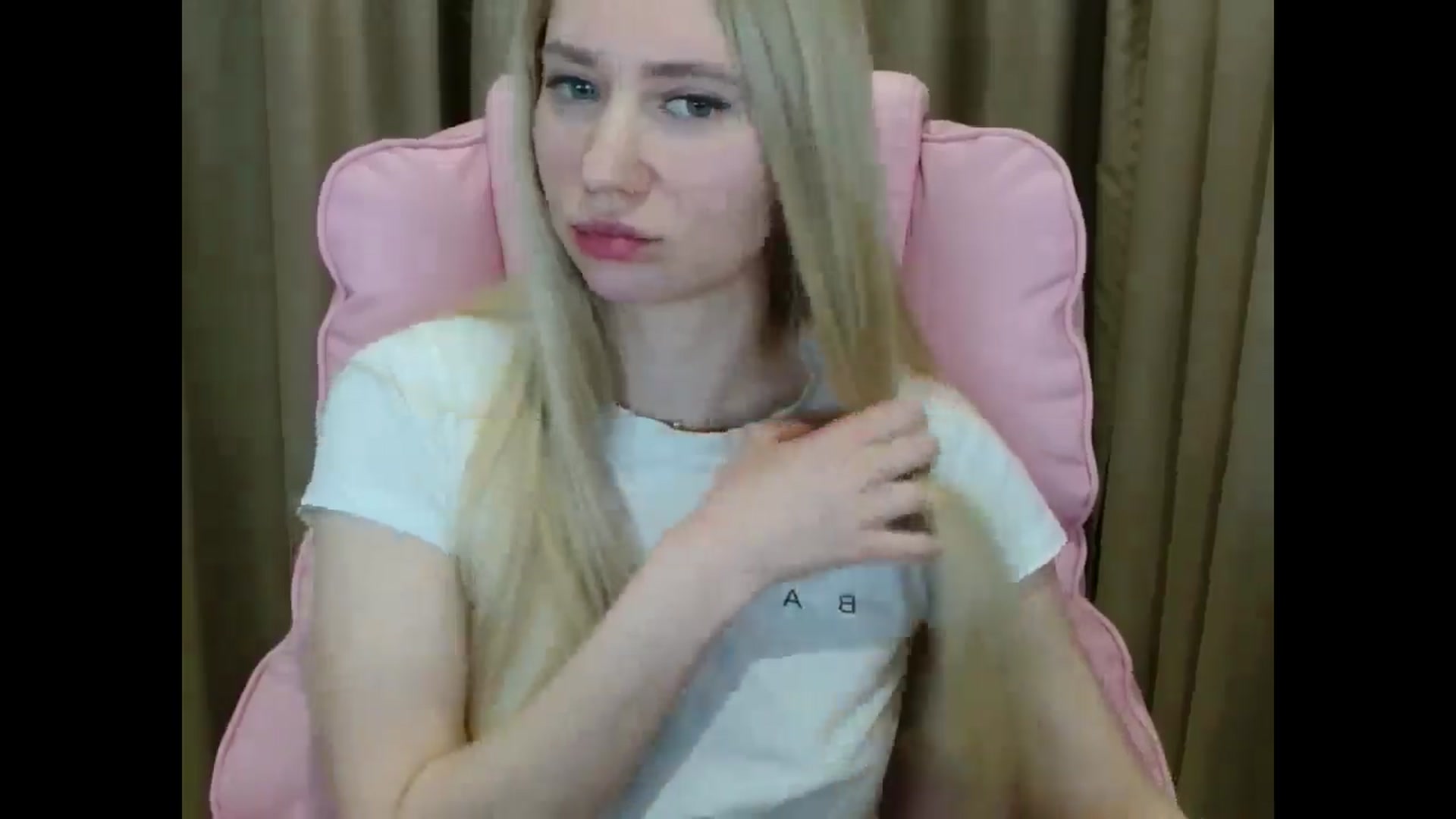 Gallery image thumbnail from Miss_Sylvia's myfreecams stream on, 04/06/2025, 19:53 image 15 of 20